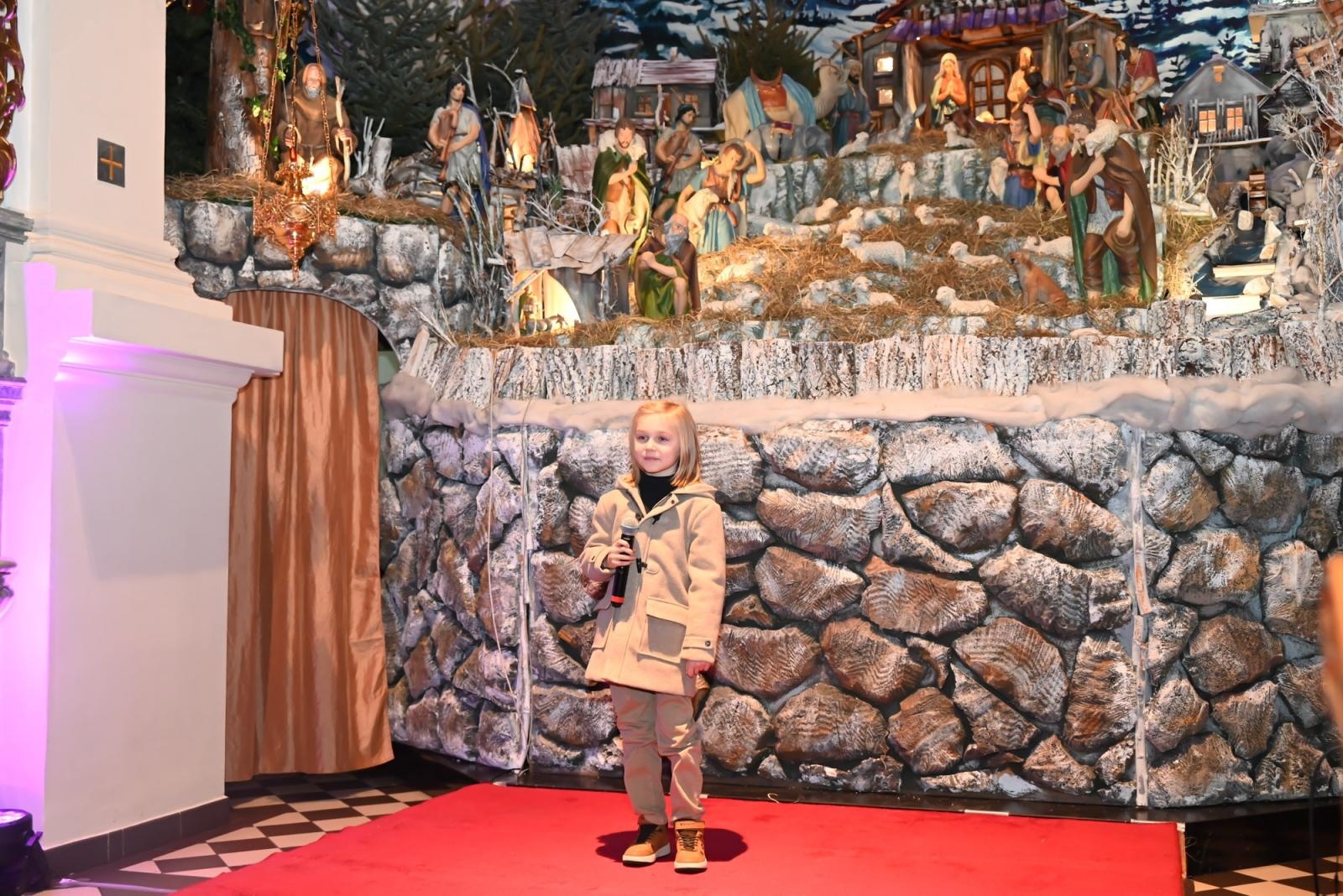 Zdjęcie w galerii na portalu naszraciborz.pl: Koncert Laureatów  XXI Przeglądu Kolęd i Pastorałek Święta z Kolędą – Weihnachten mit Weihnachtsliedern w Tworkowie wiadomości z regionu