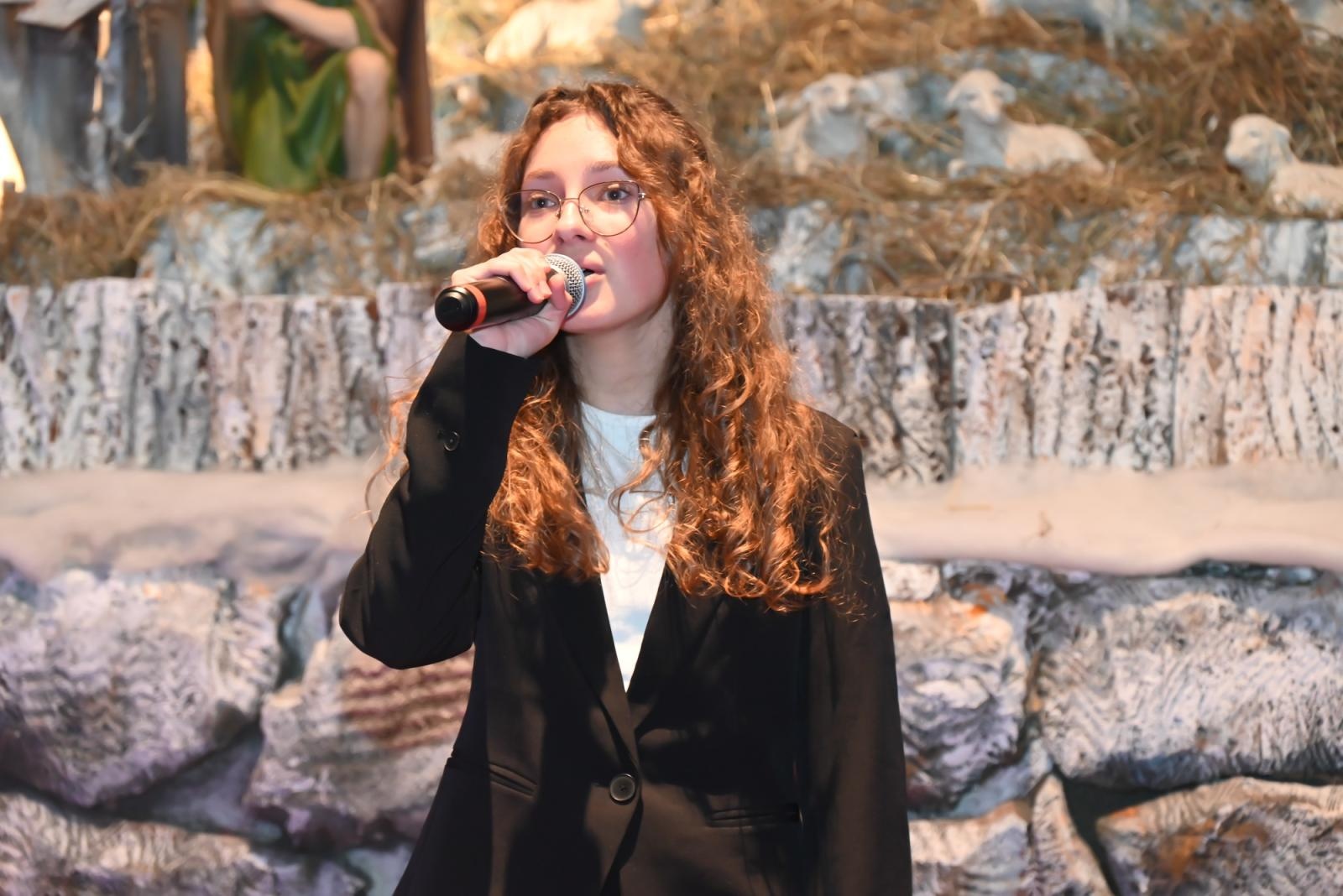 Zdjęcie w galerii na portalu naszraciborz.pl: Koncert Laureatów  XXI Przeglądu Kolęd i Pastorałek Święta z Kolędą – Weihnachten mit Weihnachtsliedern w Tworkowie wiadomości z regionu