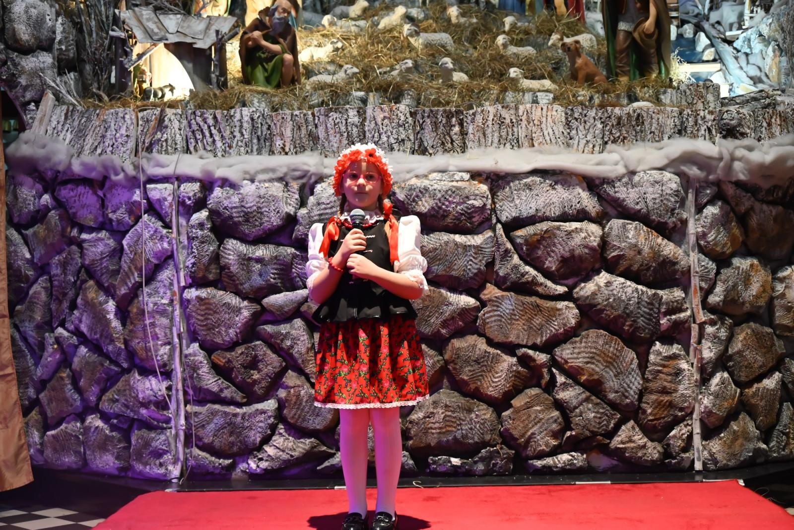 Zdjęcie w galerii na portalu naszraciborz.pl: Koncert Laureatów  XXI Przeglądu Kolęd i Pastorałek Święta z Kolędą – Weihnachten mit Weihnachtsliedern w Tworkowie wiadomości z regionu