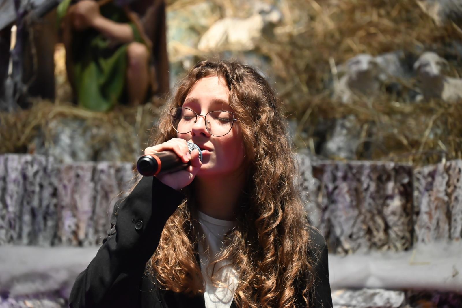 Zdjęcie w galerii na portalu naszraciborz.pl: Koncert Laureatów  XXI Przeglądu Kolęd i Pastorałek Święta z Kolędą – Weihnachten mit Weihnachtsliedern w Tworkowie wiadomości z regionu