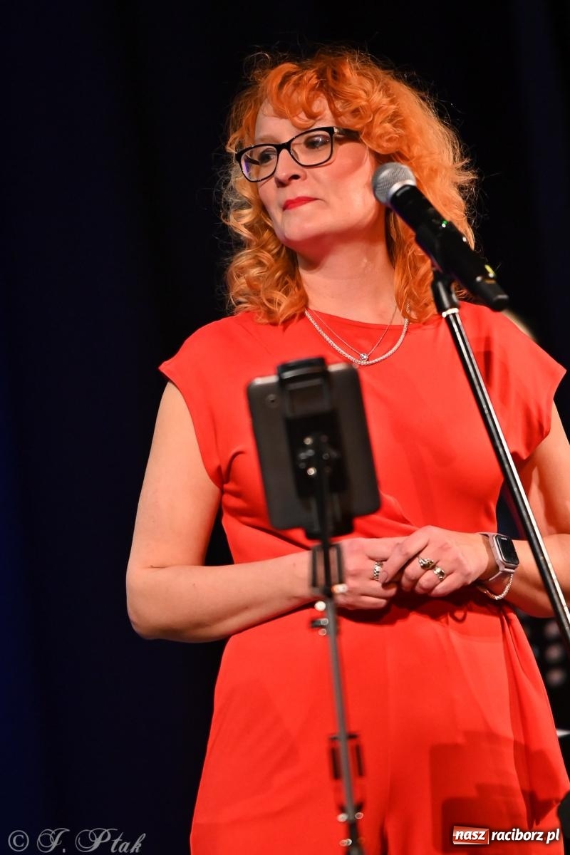 Zdjęcie w galerii na portalu naszraciborz.pl: Świąteczno-zimowy koncert GRUPY BEZ NAZWY w klimacie amerykańskich standardów wiadomości z regionu