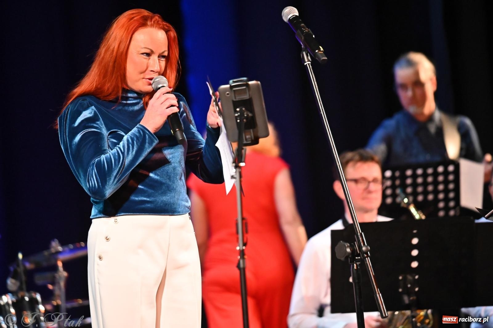 Zdjęcie w galerii na portalu naszraciborz.pl: Świąteczno-zimowy koncert GRUPY BEZ NAZWY w klimacie amerykańskich standardów wiadomości z regionu