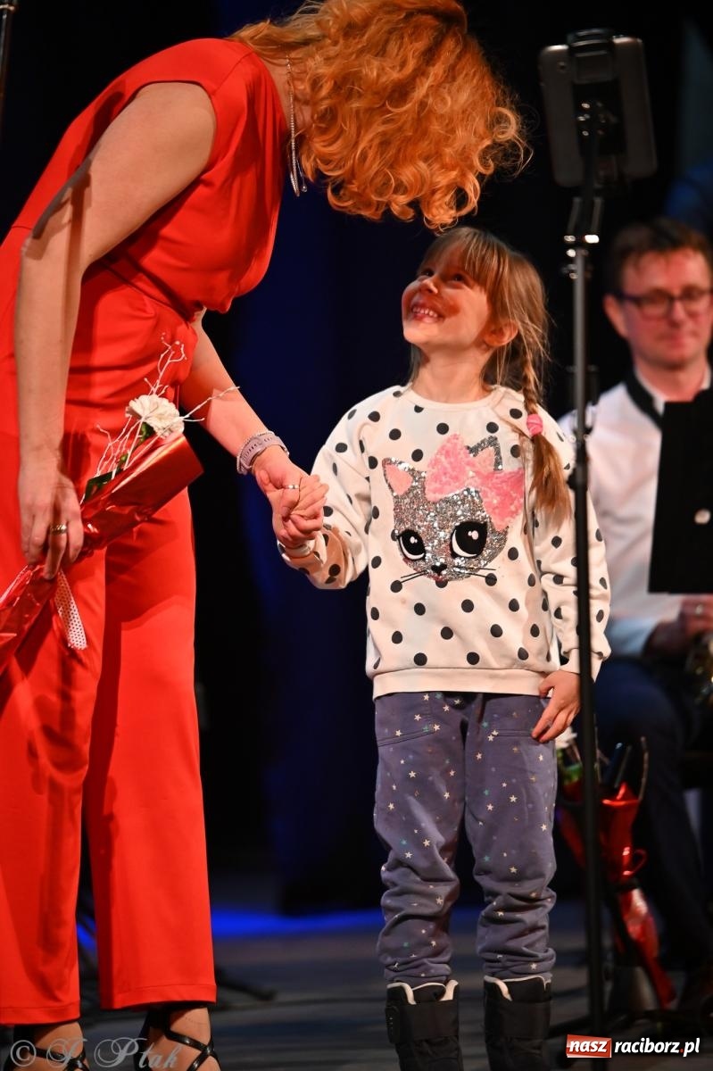 Zdjęcie w galerii na portalu naszraciborz.pl: Świąteczno-zimowy koncert GRUPY BEZ NAZWY w klimacie amerykańskich standardów wiadomości z regionu