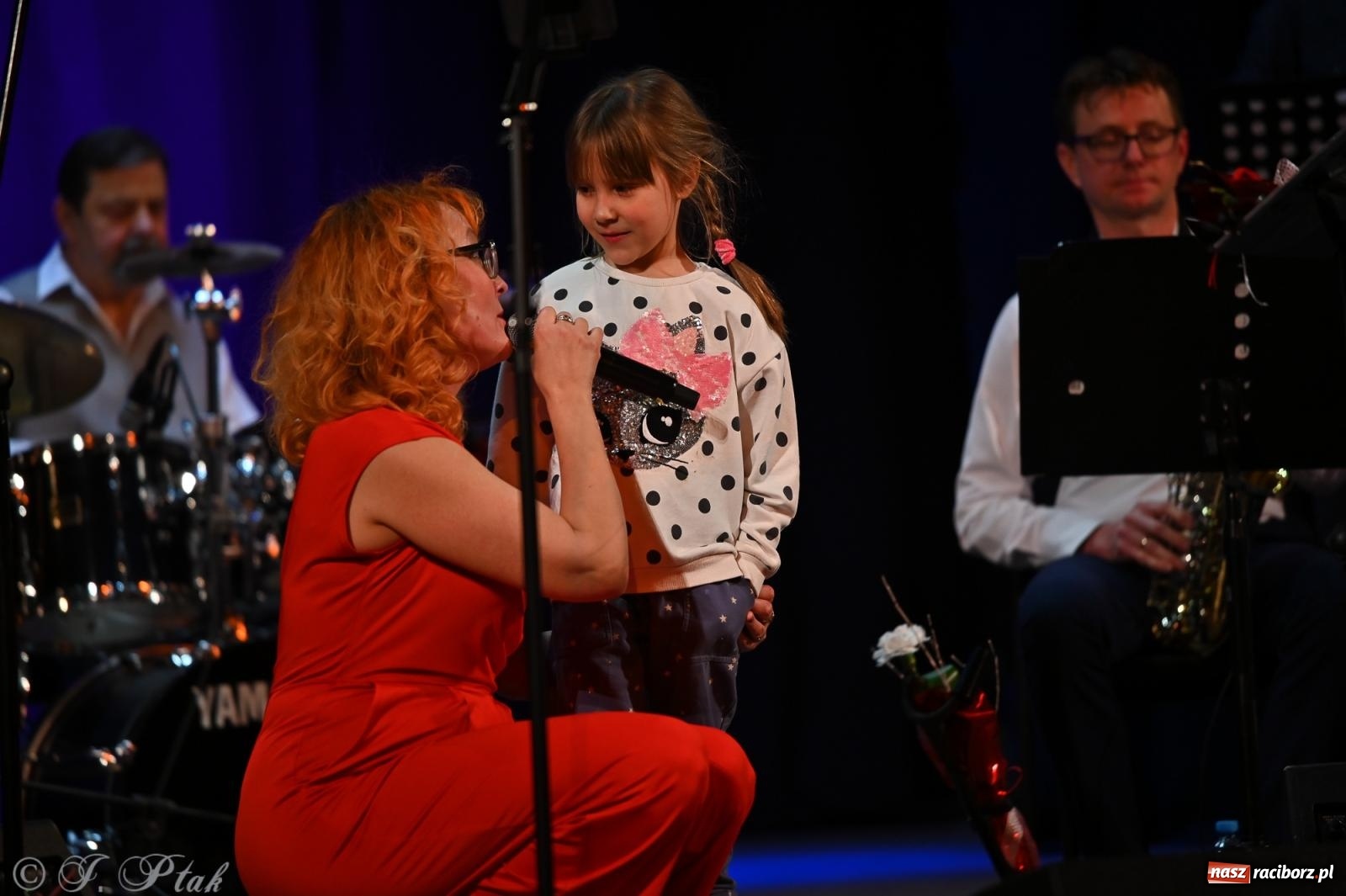 Zdjęcie w galerii na portalu naszraciborz.pl: Świąteczno-zimowy koncert GRUPY BEZ NAZWY w klimacie amerykańskich standardów wiadomości z regionu