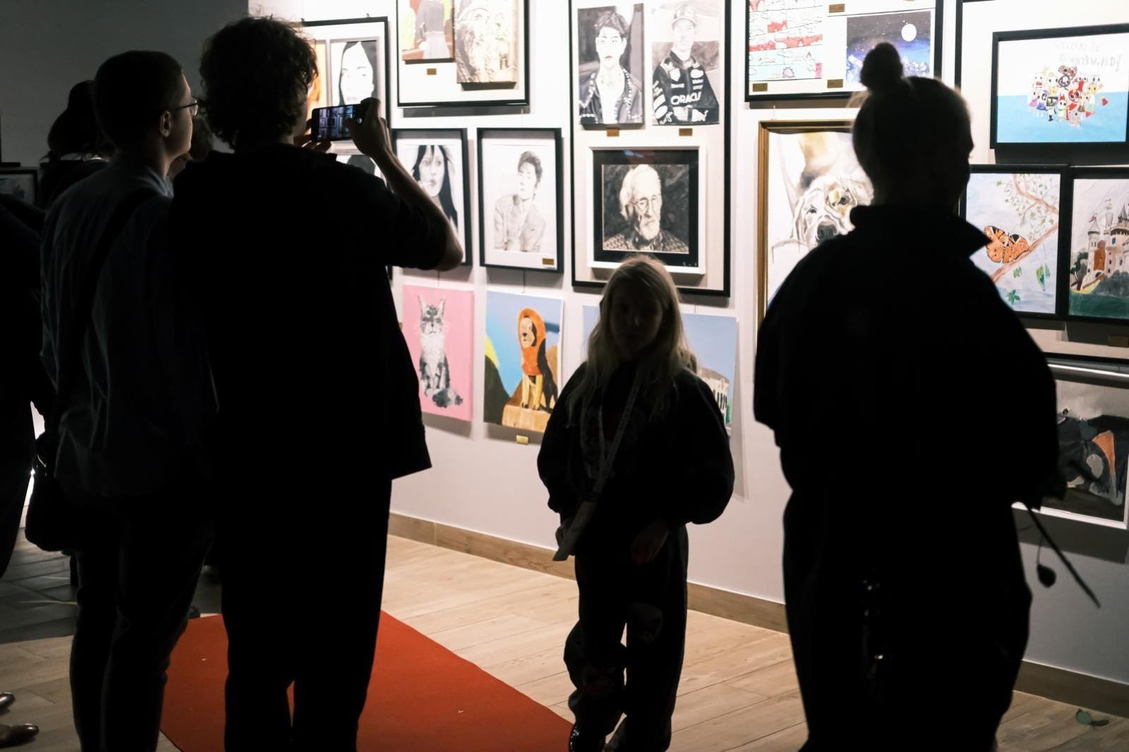 Zdjęcie w galerii na portalu naszraciborz.pl: Prace w procesie – wernisaż podopiecznych Warsztatwoni Magdaleny Franicy w Urban Labie wiadomości z regionu