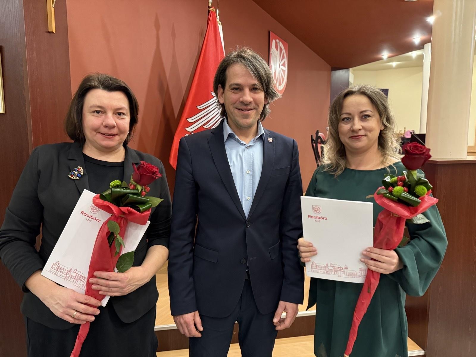 Zdjęcie w galerii na portalu naszraciborz.pl: Awans zawodowy nauczycielek w Szkole Podstawowej nr 15 w Raciborzu wiadomości z regionu