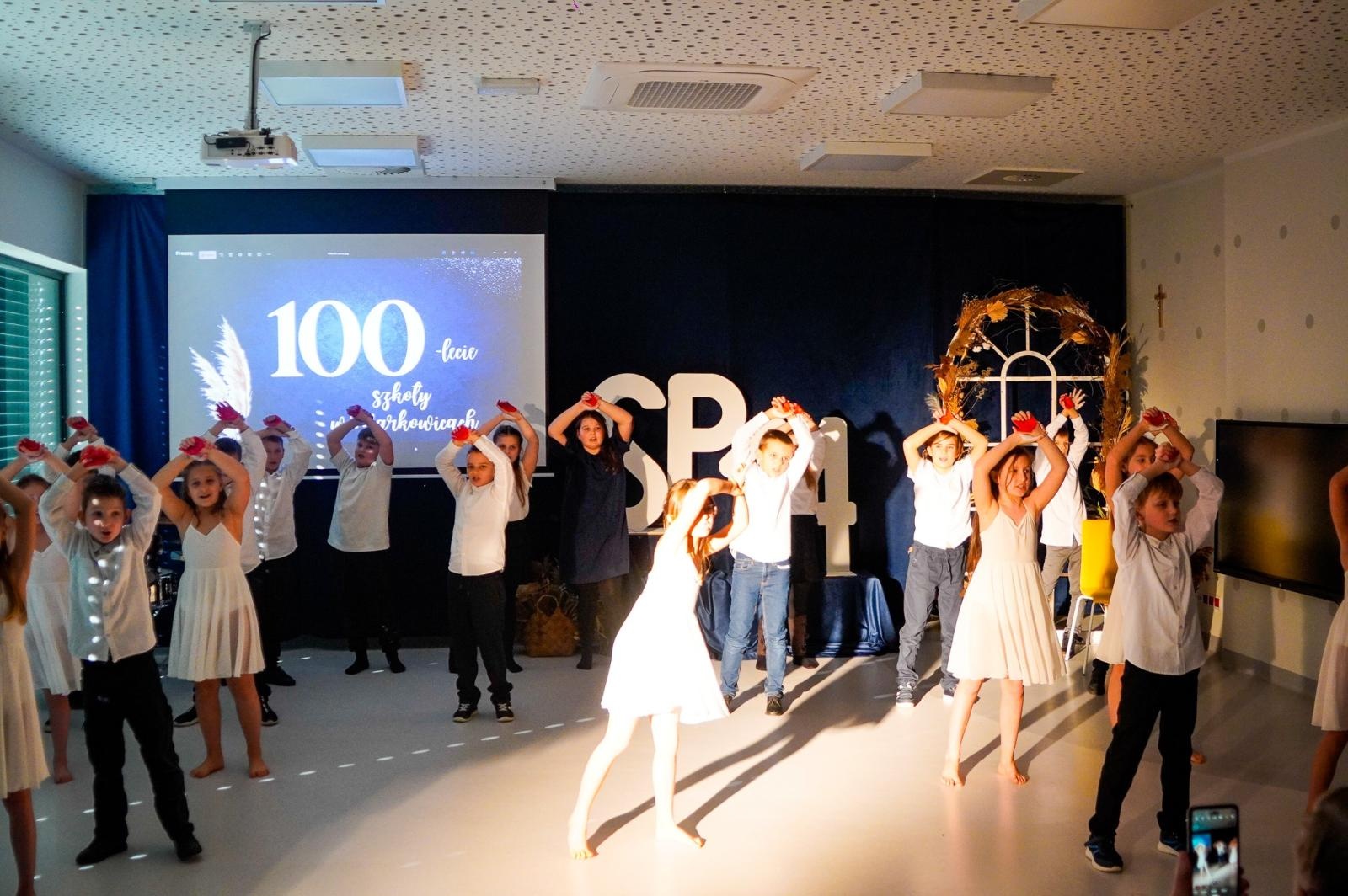 Zdjęcie w galerii na portalu naszraciborz.pl: 100 lat Szkoły Podstawowej nr 14 w Raciborzu Markowicach wiadomości z regionu