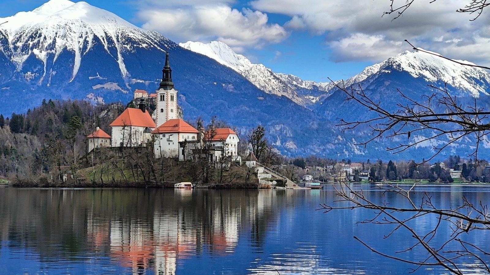 Zdjęcie w galerii na portalu naszraciborz.pl: Raciborzanie pożegnają Kamila Stocha na żywo! Orinoko zaprasza kibiców na Puchar Świata w Planicy! wiadomości z regionu