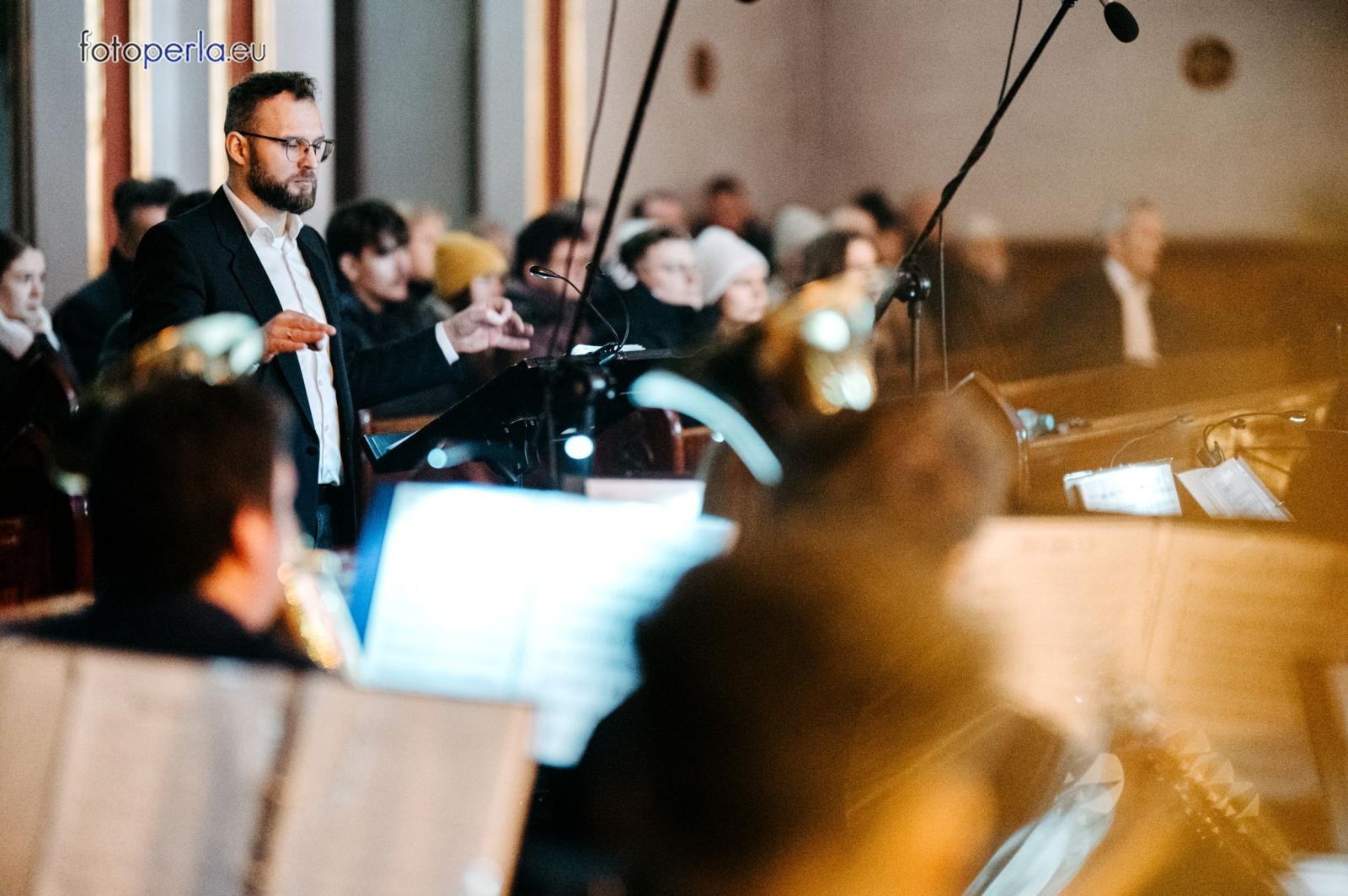 Zdjęcie w galerii na portalu naszraciborz.pl: Wspólnie grali dla Adama – charytatywny koncert w Łubowicach [FOTO] wiadomości z regionu