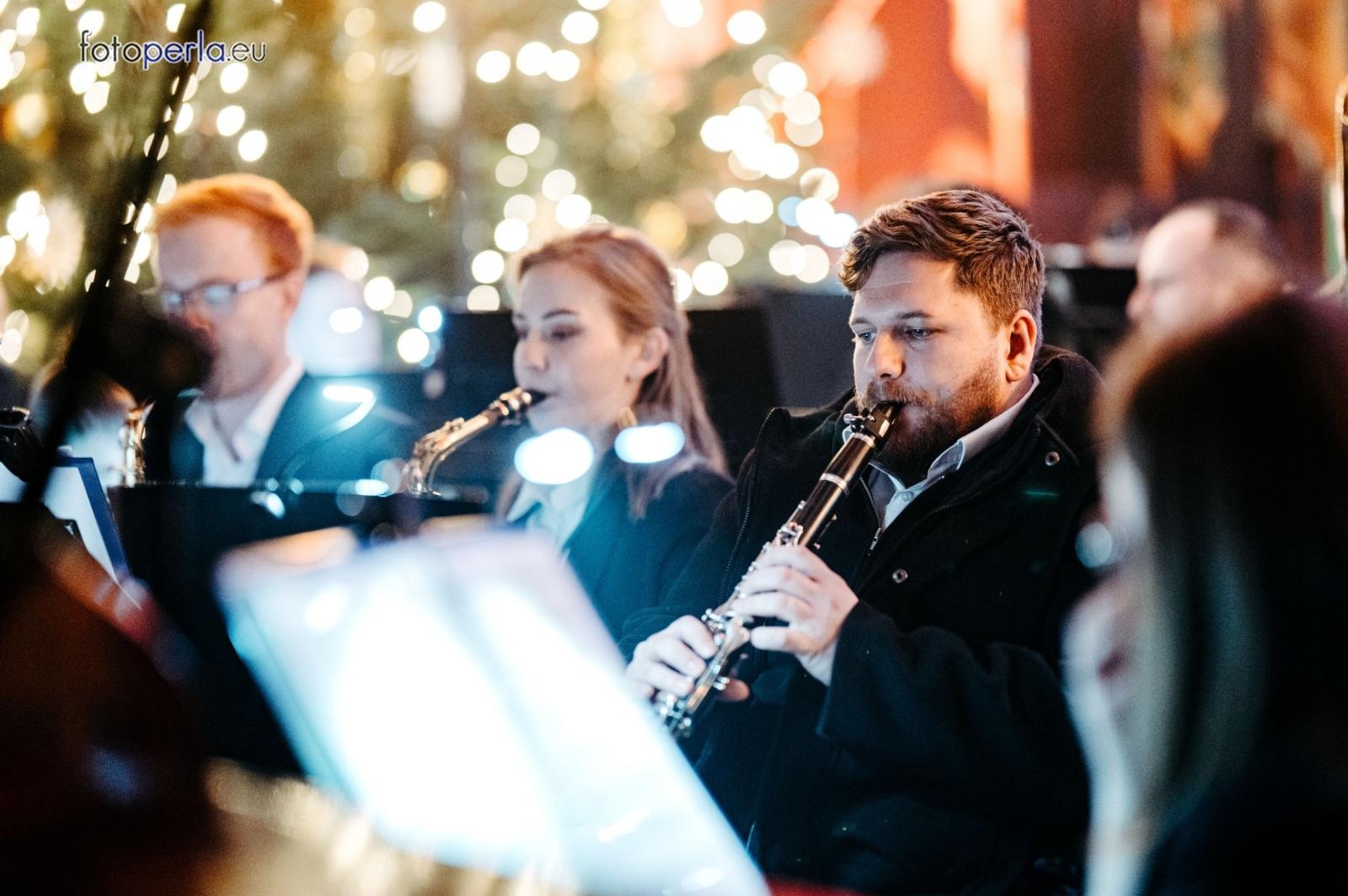 Zdjęcie w galerii na portalu naszraciborz.pl: Wspólnie grali dla Adama – charytatywny koncert w Łubowicach [FOTO] wiadomości z regionu