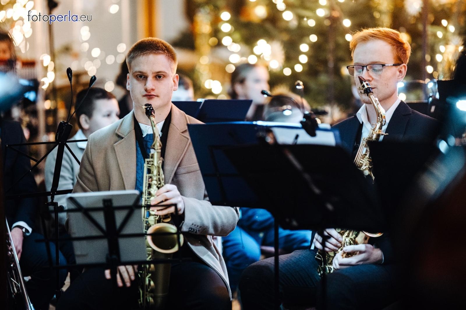 Zdjęcie w galerii na portalu naszraciborz.pl: Wspólnie grali dla Adama – charytatywny koncert w Łubowicach [FOTO] wiadomości z regionu