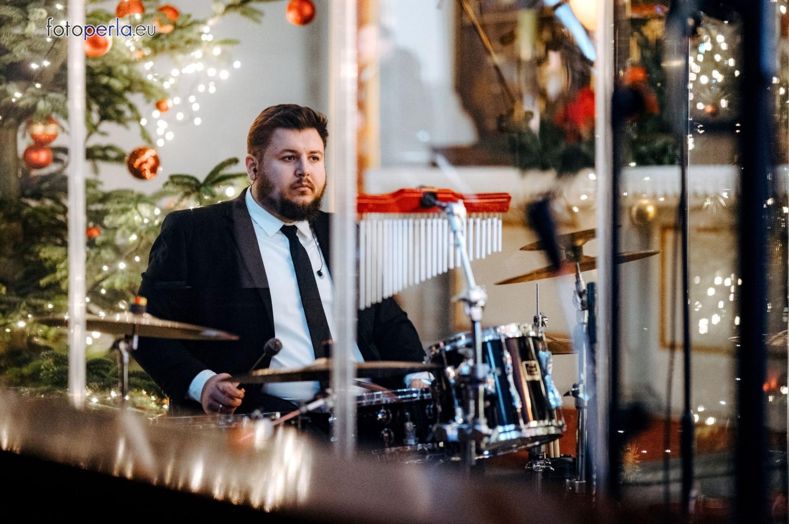 Zdjęcie w galerii na portalu naszraciborz.pl: Wspólnie grali dla Adama – charytatywny koncert w Łubowicach [FOTO] wiadomości z regionu