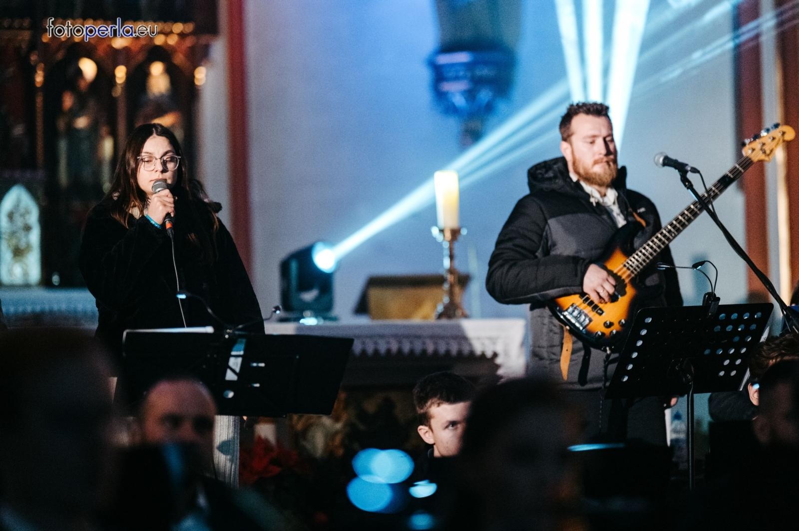 Zdjęcie w galerii na portalu naszraciborz.pl: Wspólnie grali dla Adama – charytatywny koncert w Łubowicach [FOTO] wiadomości z regionu