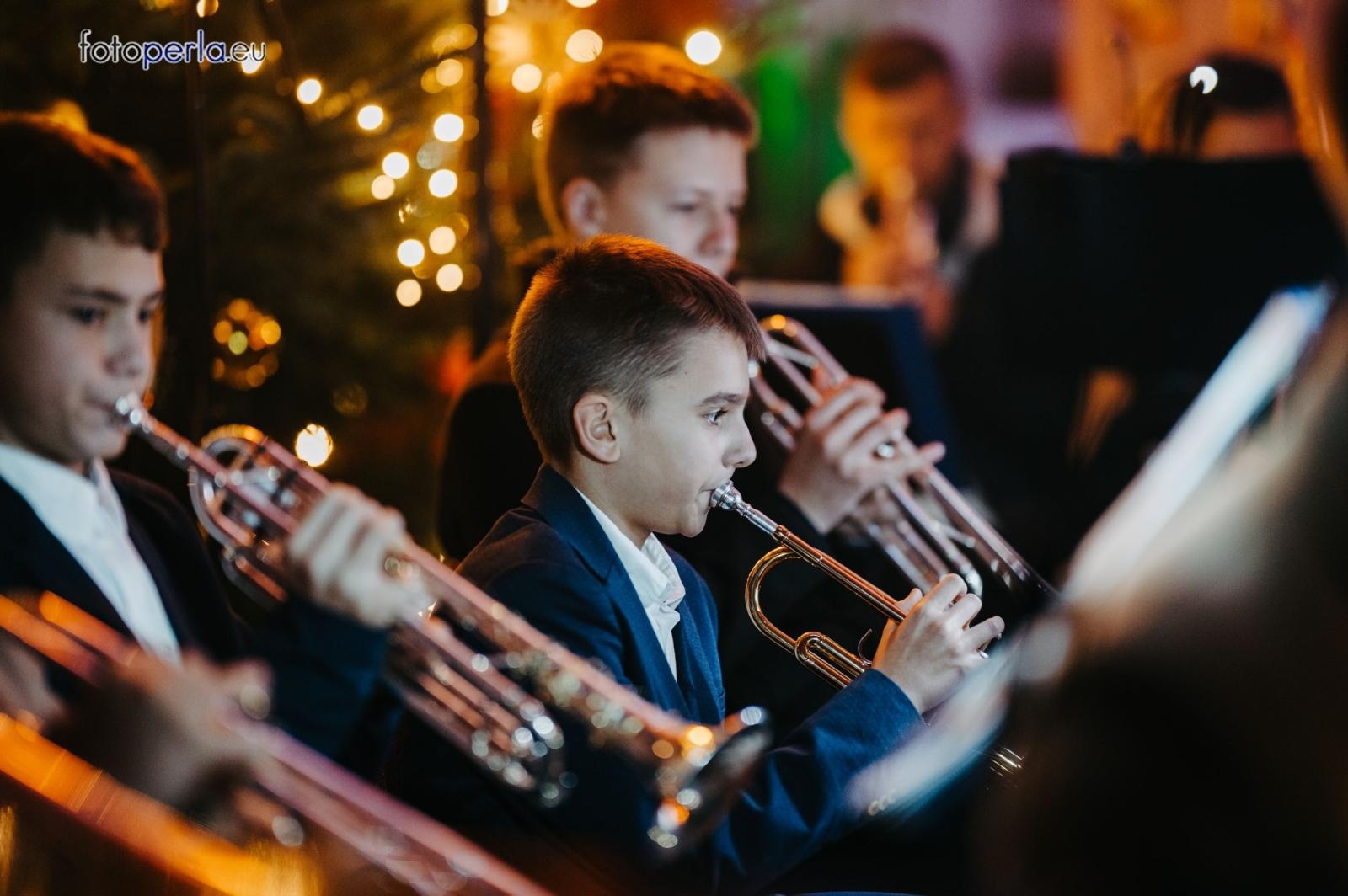 Zdjęcie w galerii na portalu naszraciborz.pl: Wspólnie grali dla Adama – charytatywny koncert w Łubowicach [FOTO] wiadomości z regionu