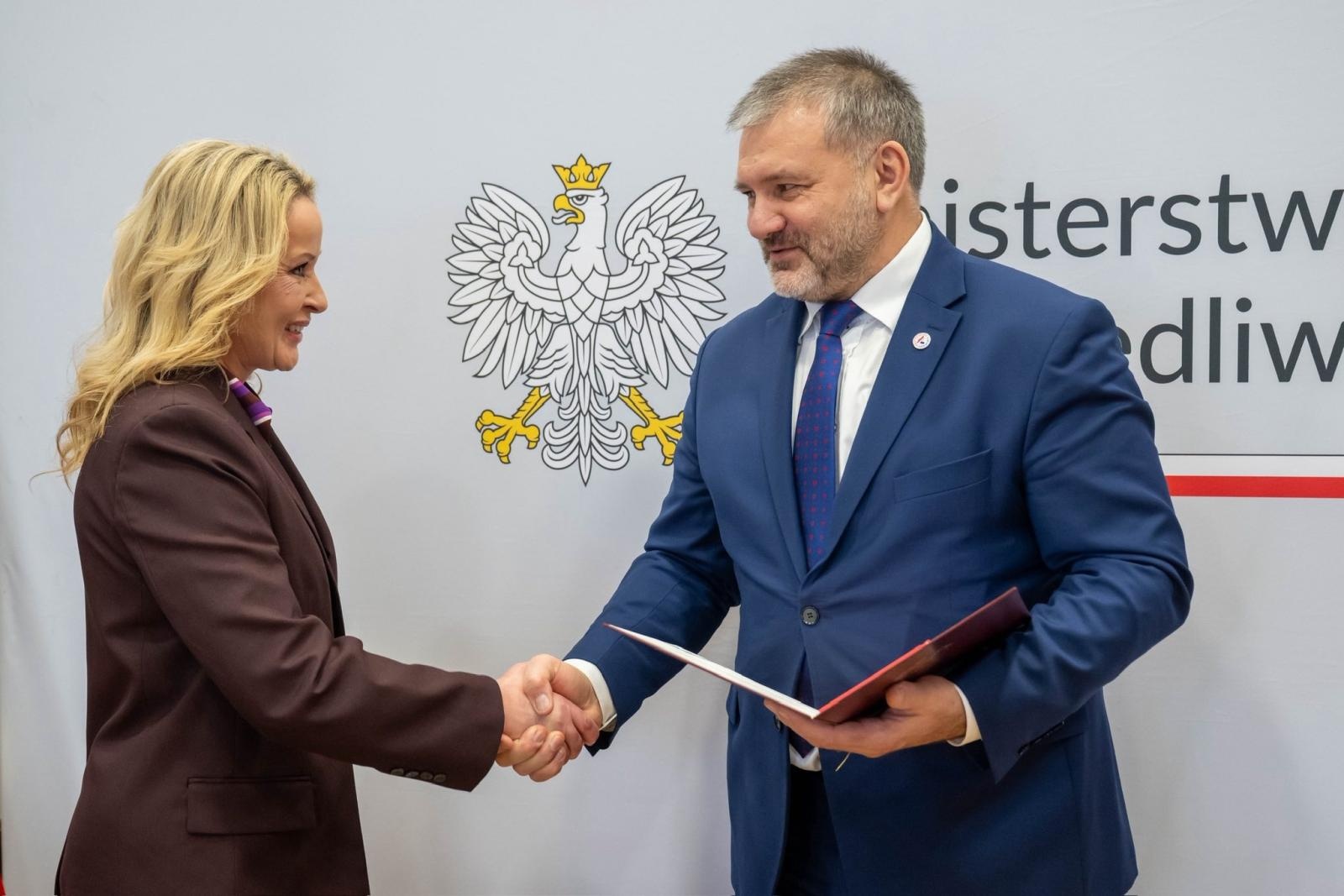 Zdjęcie w galerii na portalu naszraciborz.pl: Sąd Rejonowy w Raciborzu w czołówce edukacji prawnej w Polsce wiadomości z regionu