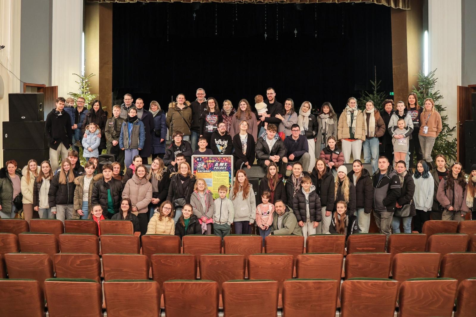 Zdjęcie w galerii na portalu naszraciborz.pl: Blisko 120 raciborskich wolontariuszy gotowych do kwestowania wiadomości z regionu