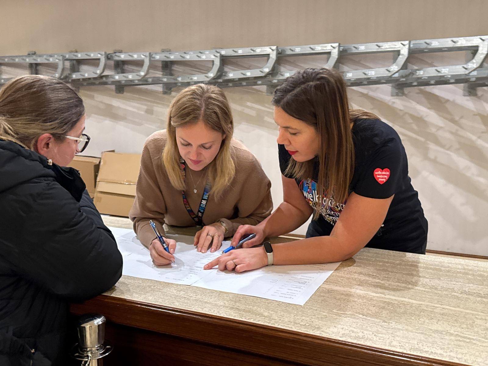 Zdjęcie w galerii na portalu naszraciborz.pl: Blisko 120 raciborskich wolontariuszy gotowych do kwestowania wiadomości z regionu