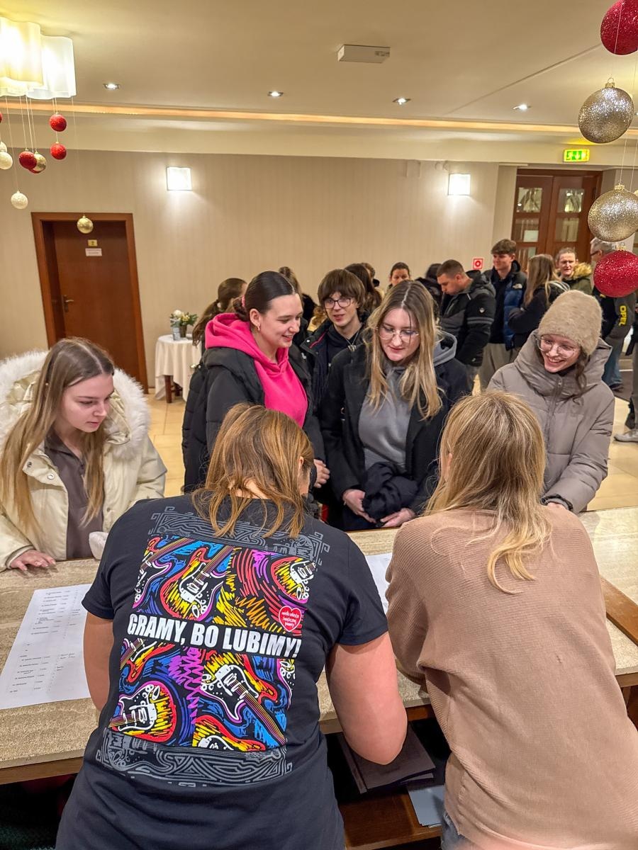 Zdjęcie w galerii na portalu naszraciborz.pl: Blisko 120 raciborskich wolontariuszy gotowych do kwestowania wiadomości z regionu