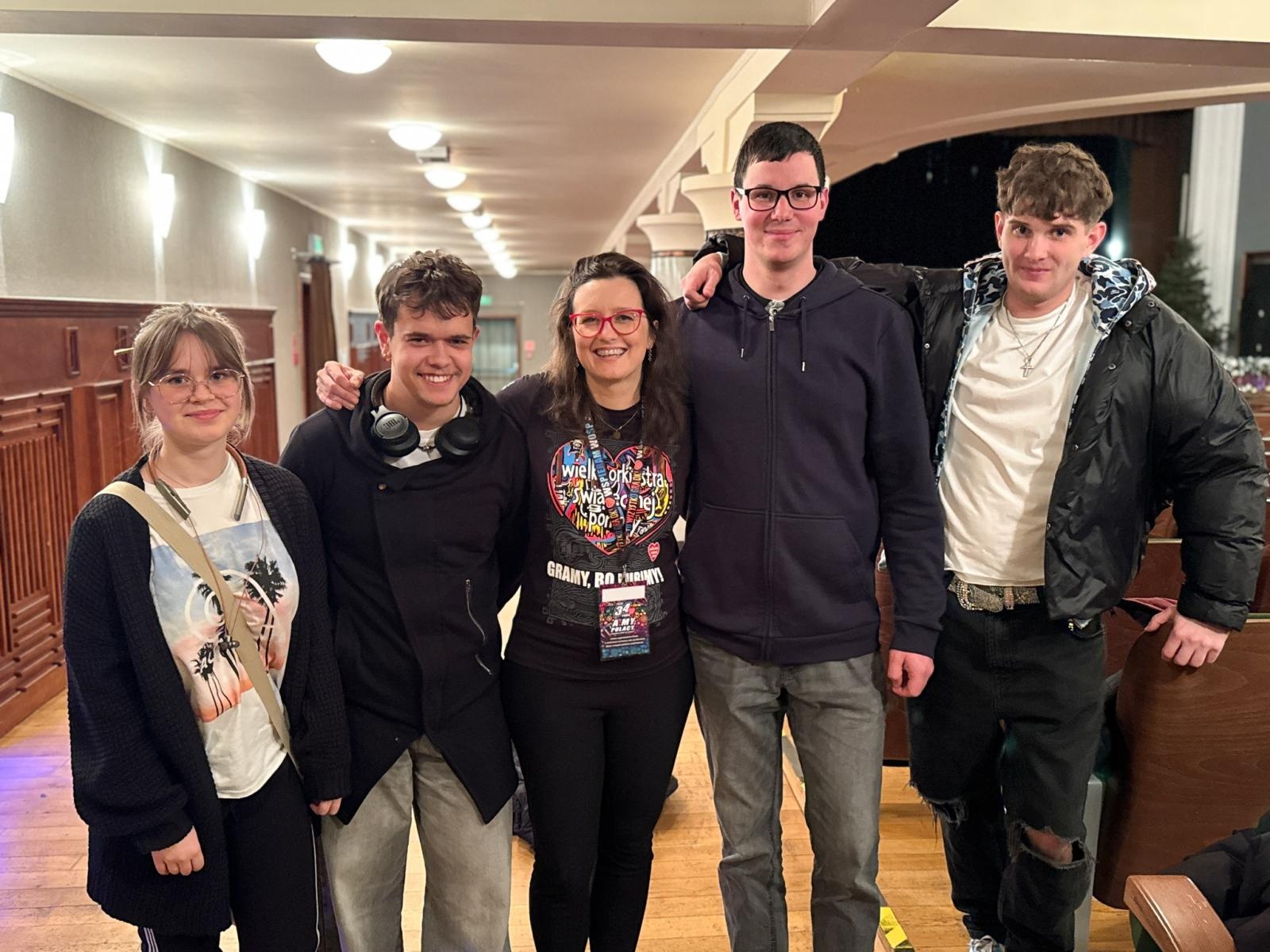 Zdjęcie w galerii na portalu naszraciborz.pl: Blisko 120 raciborskich wolontariuszy gotowych do kwestowania wiadomości z regionu