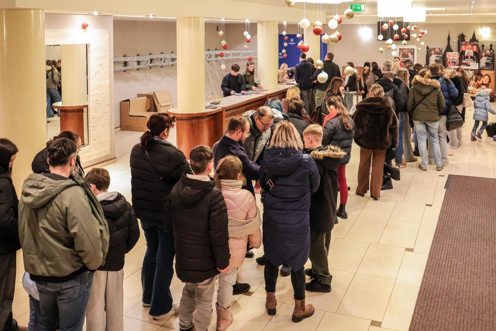 Zdjęcie w galerii na portalu naszraciborz.pl: Blisko 120 raciborskich wolontariuszy gotowych do kwestowania wiadomości z regionu