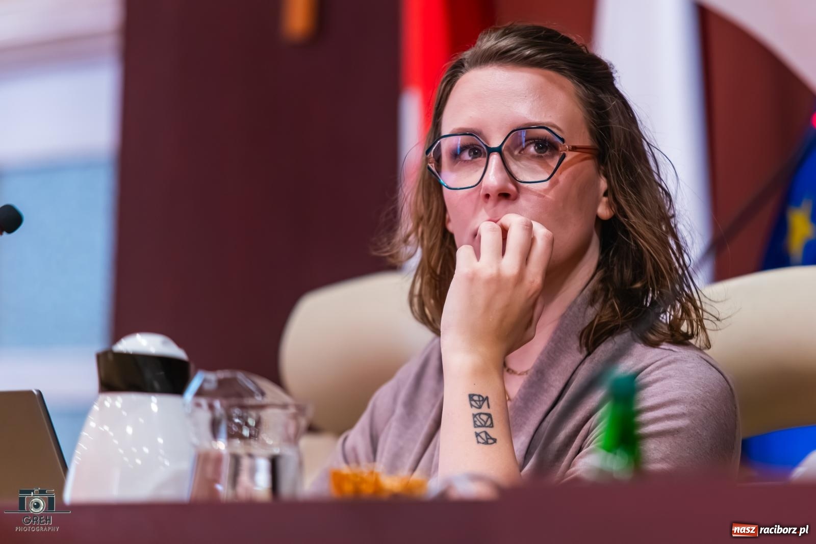 Zdjęcie w galerii na portalu naszraciborz.pl: Burzliwa debata o reformie raciborskiej oświaty: nauczyciele, rodzice, władze i radni w ostrym starciu wiadomości z regionu