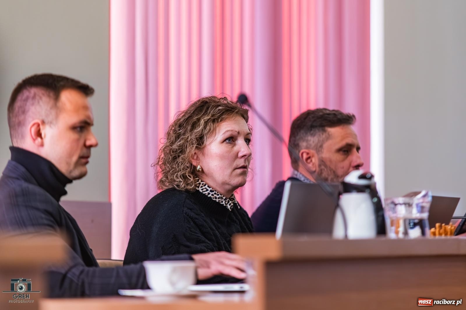 Zdjęcie w galerii na portalu naszraciborz.pl: Burzliwa debata o reformie raciborskiej oświaty: nauczyciele, rodzice, władze i radni w ostrym starciu wiadomości z regionu