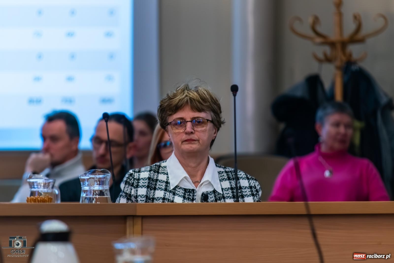 Zdjęcie w galerii na portalu naszraciborz.pl: Burzliwa debata o reformie raciborskiej oświaty: nauczyciele, rodzice, władze i radni w ostrym starciu wiadomości z regionu