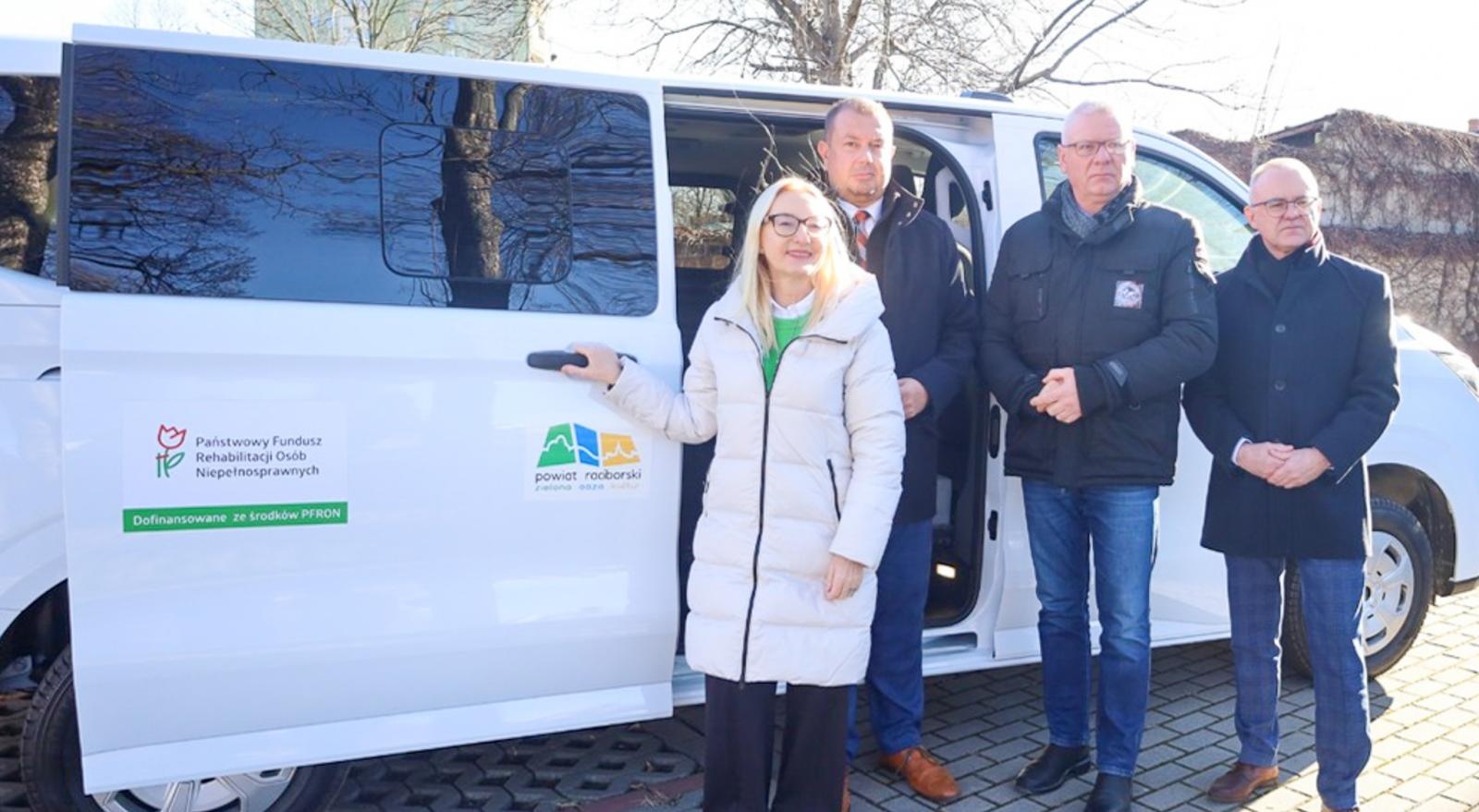 Zdjęcie w galerii na portalu naszraciborz.pl: Nowy mikrobus dla mieszkańców Gminy Kornowac wiadomości z regionu