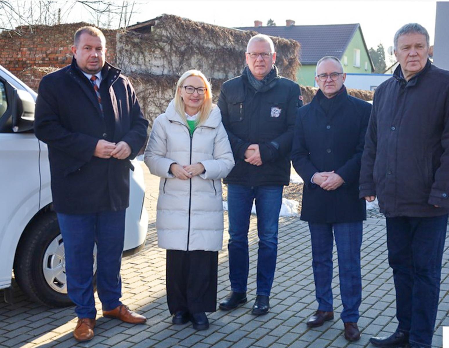 Zdjęcie w galerii na portalu naszraciborz.pl: Nowy mikrobus dla mieszkańców Gminy Kornowac wiadomości z regionu