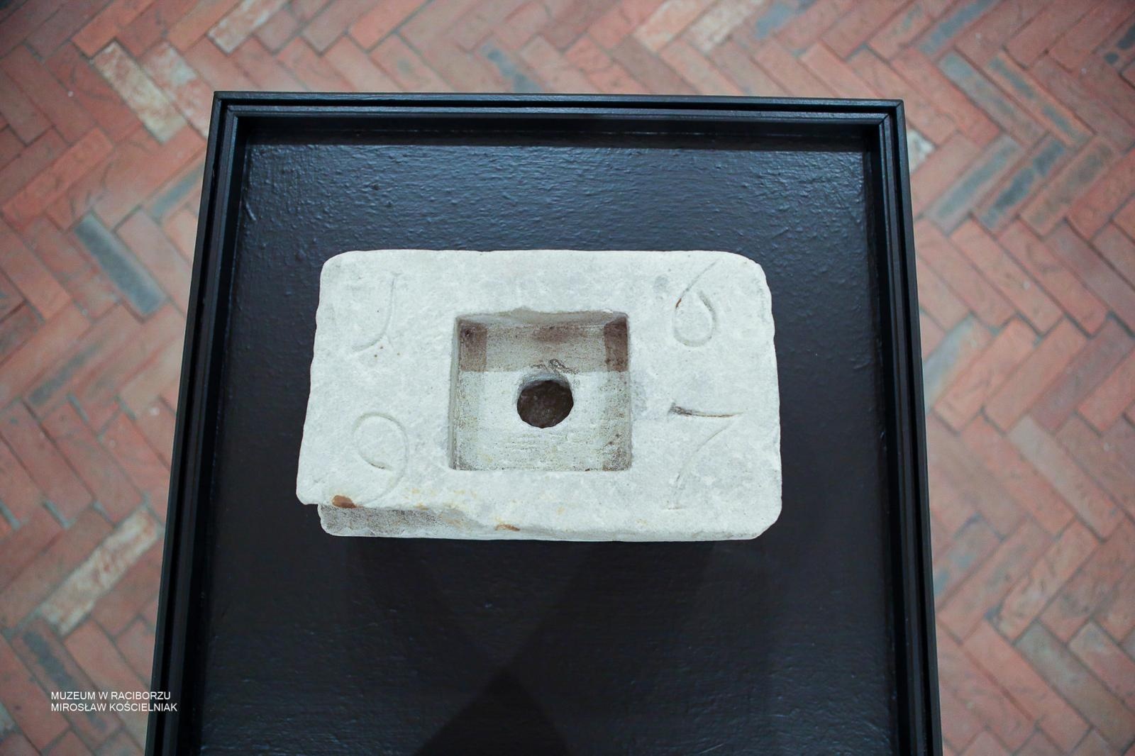 Zdjęcie w galerii na portalu naszraciborz.pl: Tajemnice kamienicy przy ul. Chopina 12. Muzeum odsłoniło podziemny Racibórz wiadomości z regionu