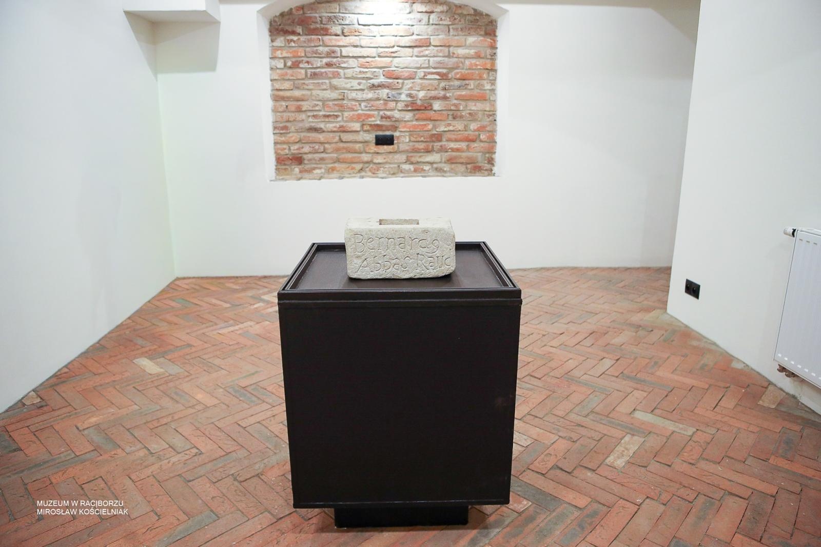 Zdjęcie w galerii na portalu naszraciborz.pl: Tajemnice kamienicy przy ul. Chopina 12. Muzeum odsłoniło podziemny Racibórz wiadomości z regionu