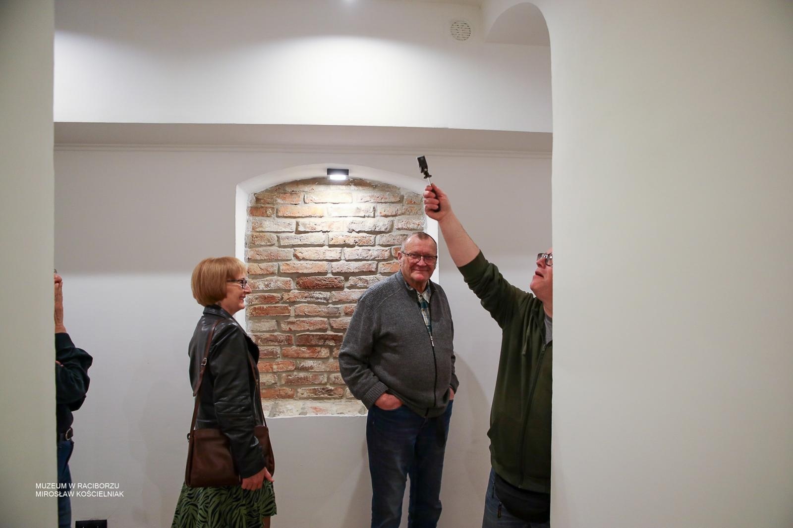 Zdjęcie w galerii na portalu naszraciborz.pl: Tajemnice kamienicy przy ul. Chopina 12. Muzeum odsłoniło podziemny Racibórz wiadomości z regionu