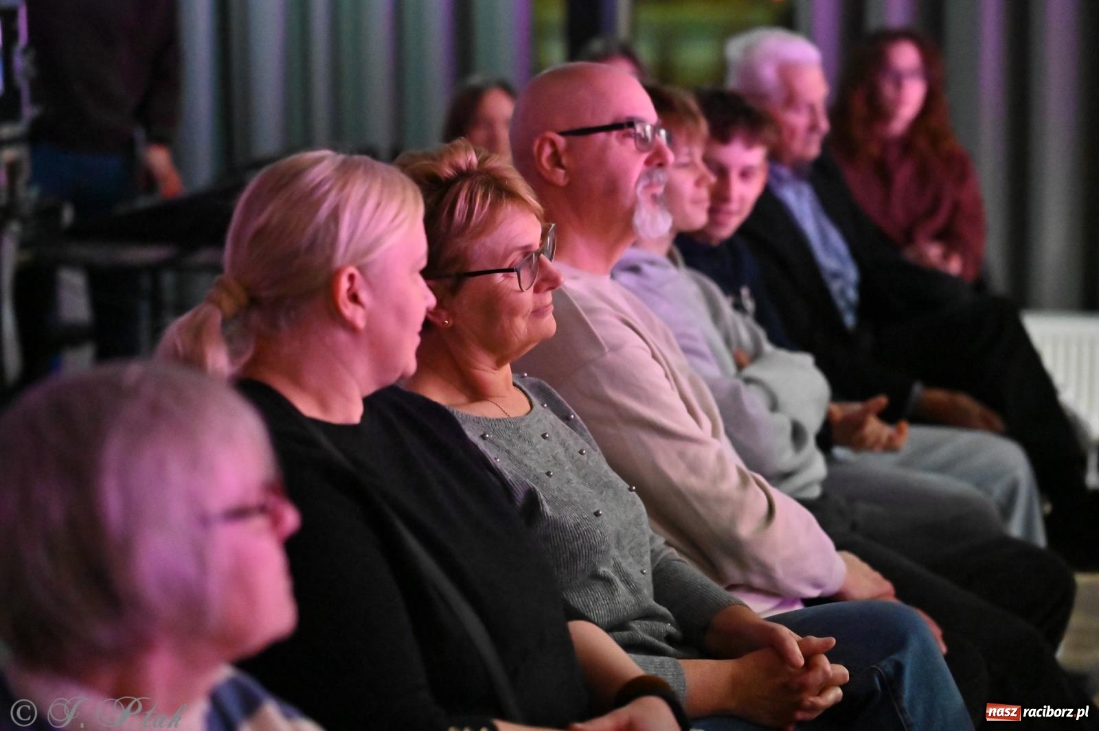 Zdjęcie w galerii na portalu naszraciborz.pl: Spektakl Rodzina w Urban Labie. Premiera grupy teatralnej IRREALIS w Raciborzu wiadomości z regionu