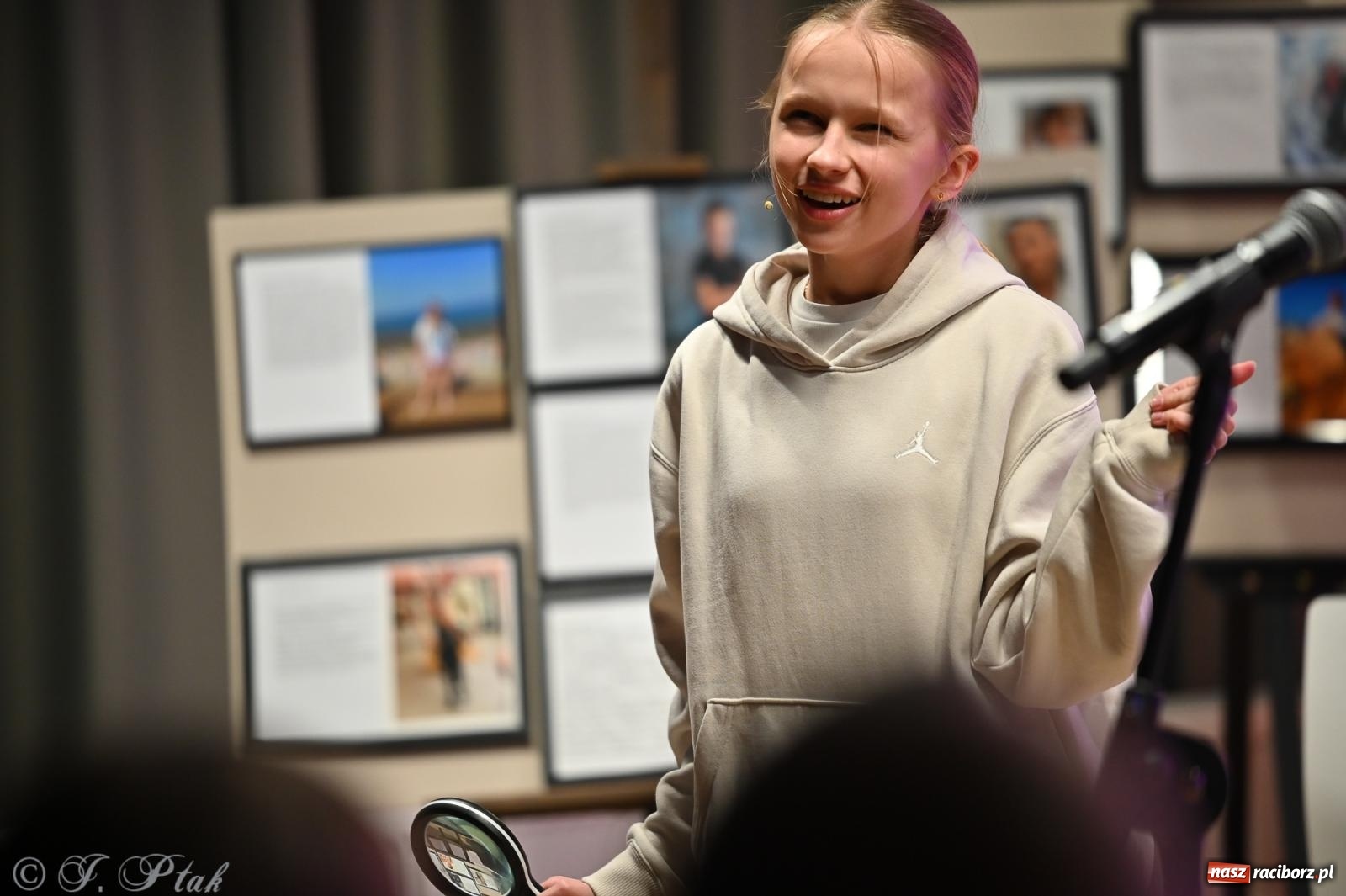 Zdjęcie w galerii na portalu naszraciborz.pl: Spektakl Rodzina w Urban Labie. Premiera grupy teatralnej IRREALIS w Raciborzu wiadomości z regionu