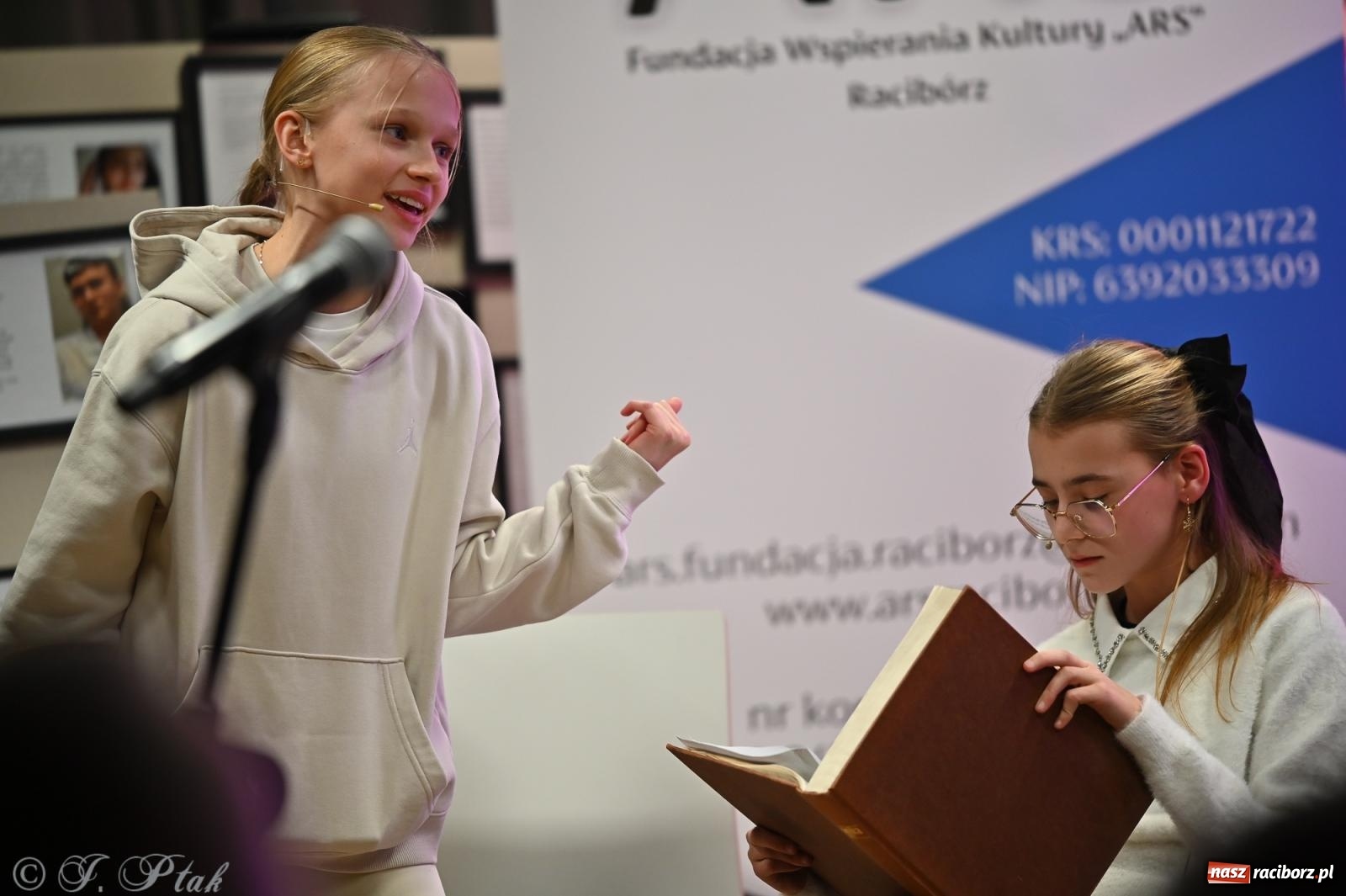 Zdjęcie w galerii na portalu naszraciborz.pl: Spektakl Rodzina w Urban Labie. Premiera grupy teatralnej IRREALIS w Raciborzu wiadomości z regionu