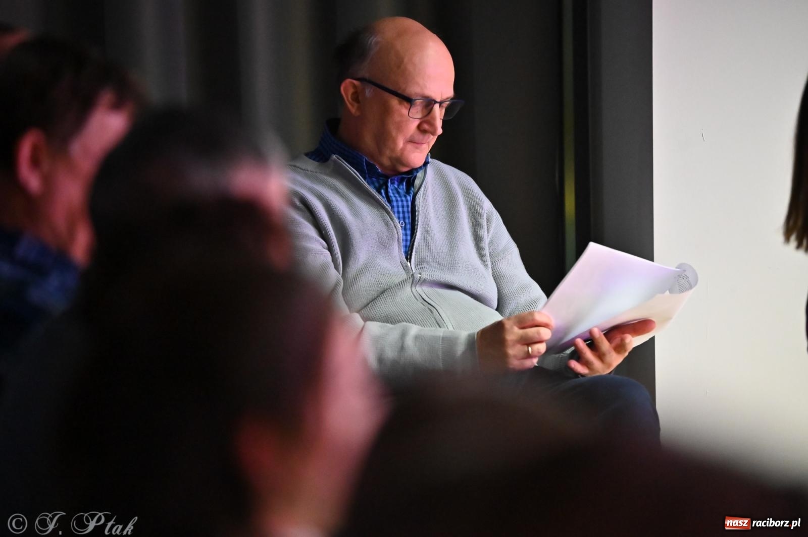 Zdjęcie w galerii na portalu naszraciborz.pl: Spektakl Rodzina w Urban Labie. Premiera grupy teatralnej IRREALIS w Raciborzu wiadomości z regionu