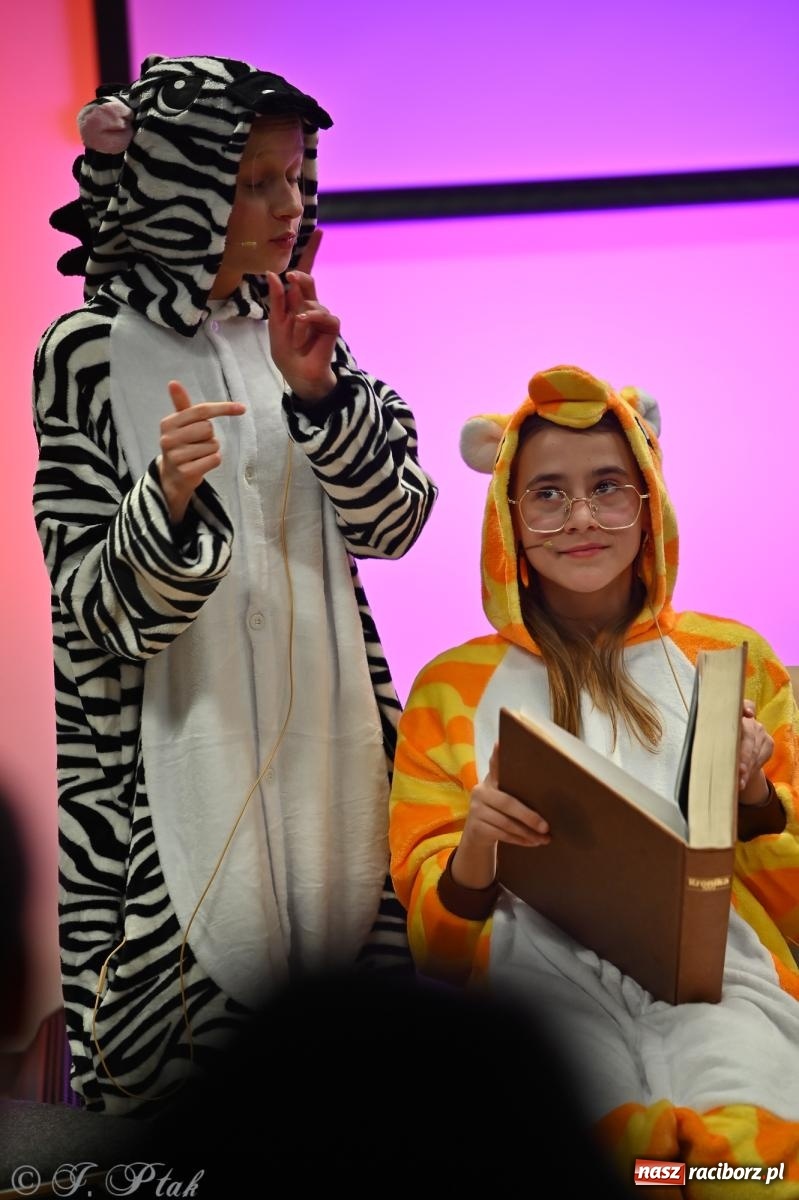 Zdjęcie w galerii na portalu naszraciborz.pl: Spektakl Rodzina w Urban Labie. Premiera grupy teatralnej IRREALIS w Raciborzu wiadomości z regionu