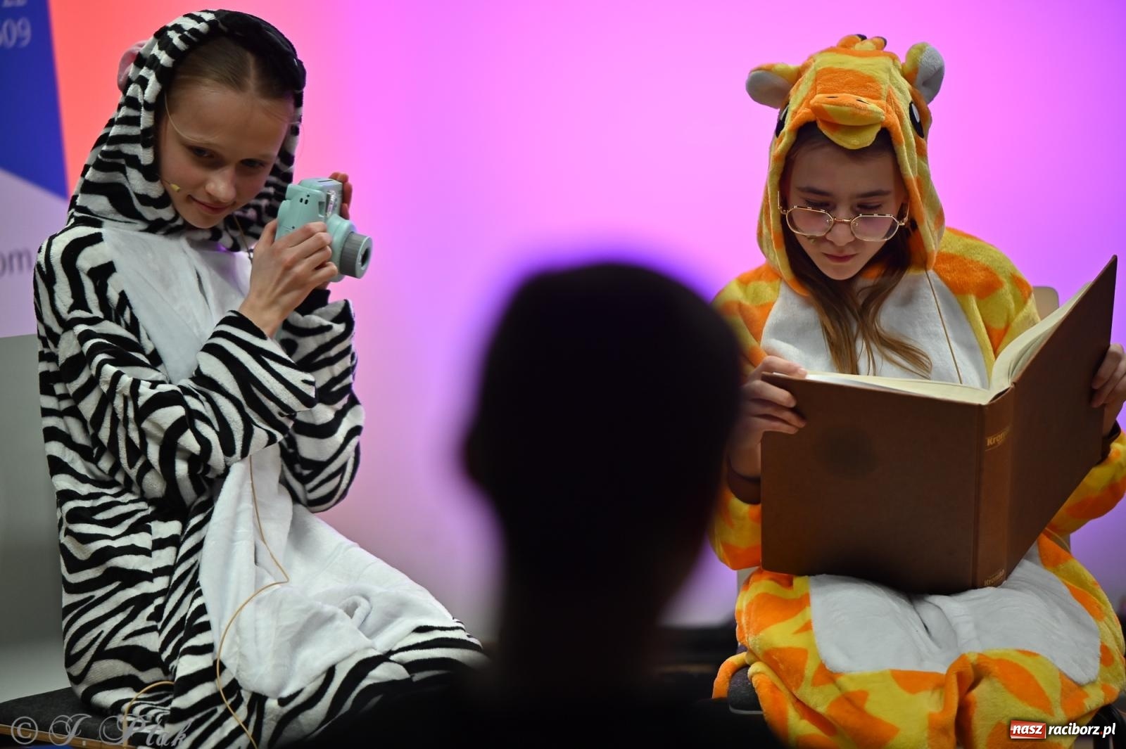 Zdjęcie w galerii na portalu naszraciborz.pl: Spektakl Rodzina w Urban Labie. Premiera grupy teatralnej IRREALIS w Raciborzu wiadomości z regionu