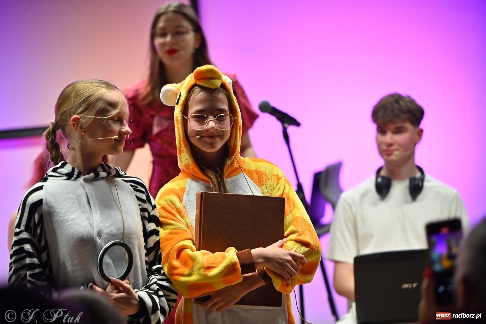 Zdjęcie w galerii na portalu naszraciborz.pl: Spektakl Rodzina w Urban Labie. Premiera grupy teatralnej IRREALIS w Raciborzu wiadomości z regionu