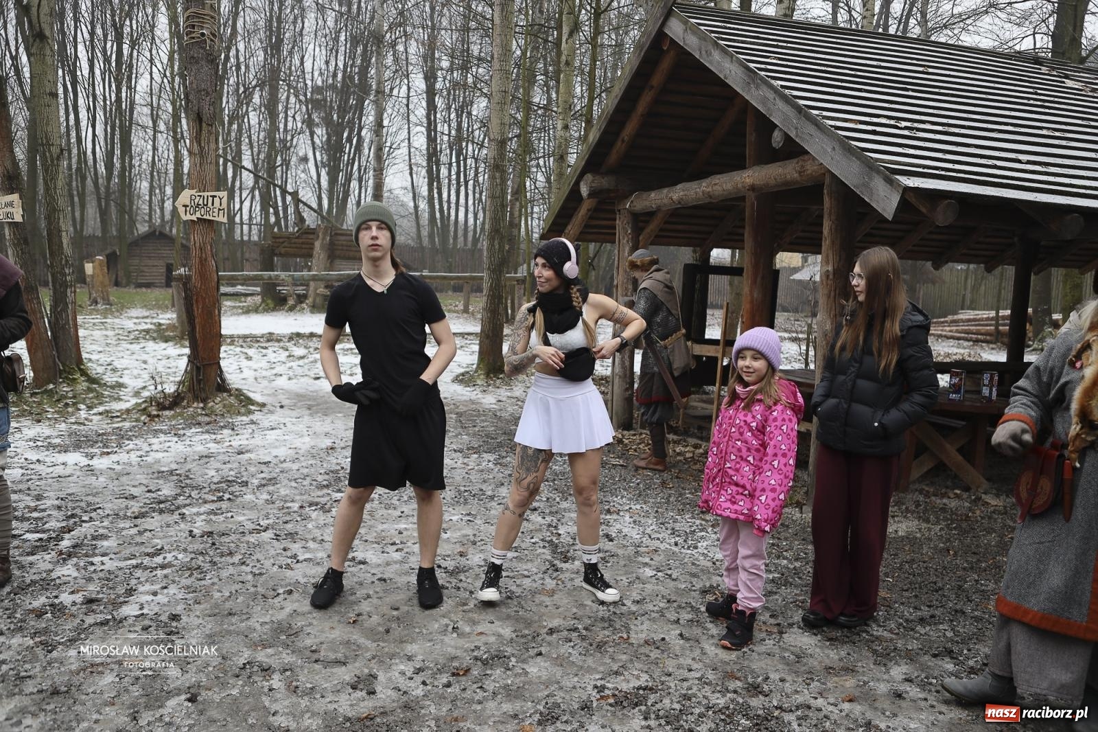 Zdjęcie w galerii na portalu naszraciborz.pl: Morsy i ognisko w Grodzie – wspólne spotkanie mieszkańców i wsparcie dla WOŚP [FOTO i WIDEO] wiadomości z regionu