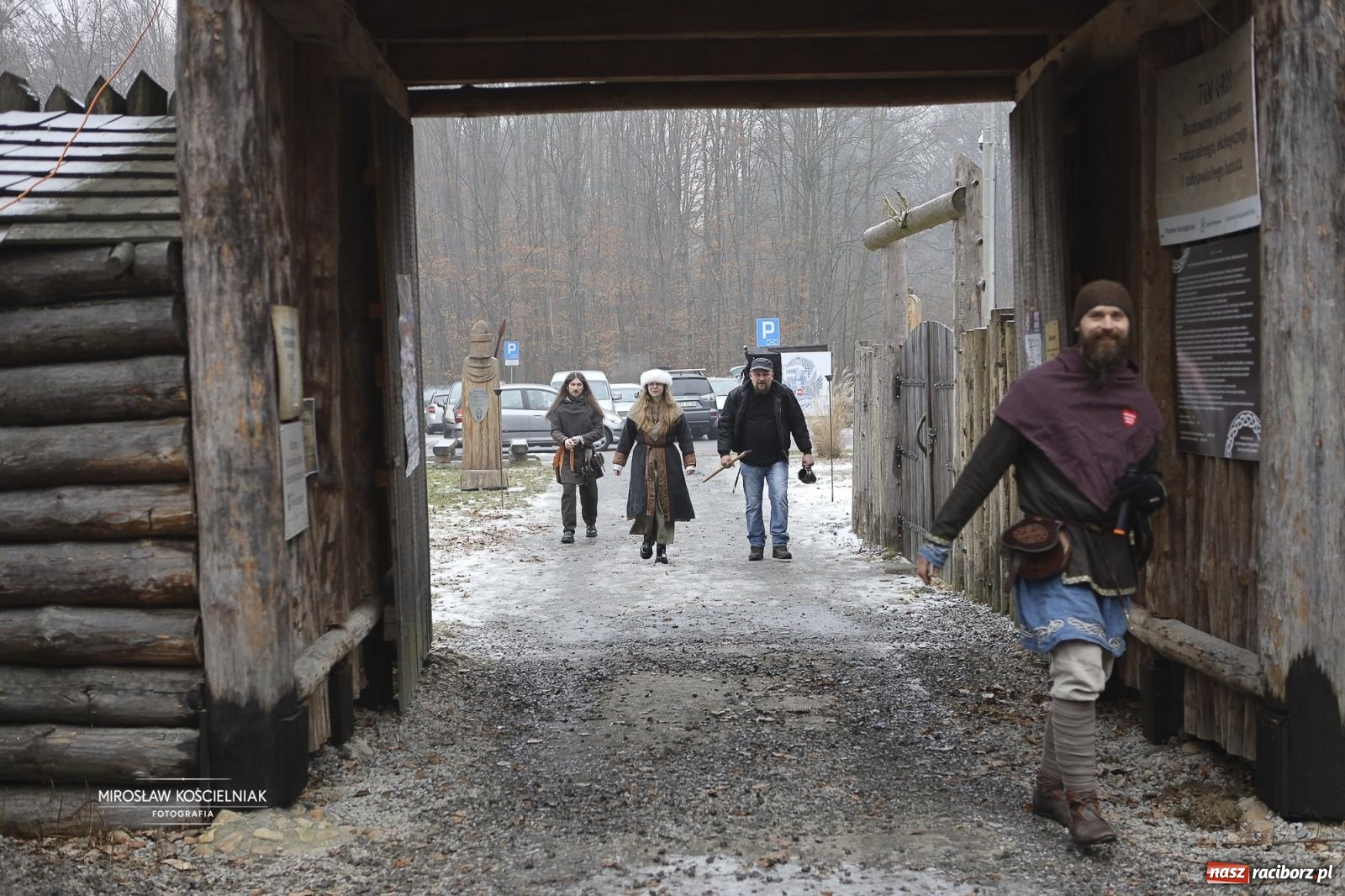 Zdjęcie w galerii na portalu naszraciborz.pl: Morsy i ognisko w Grodzie – wspólne spotkanie mieszkańców i wsparcie dla WOŚP [FOTO i WIDEO] wiadomości z regionu