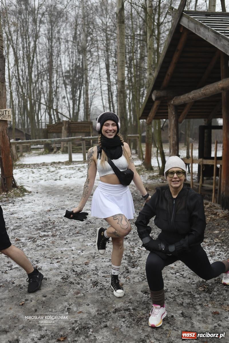 Zdjęcie w galerii na portalu naszraciborz.pl: Morsy i ognisko w Grodzie – wspólne spotkanie mieszkańców i wsparcie dla WOŚP [FOTO i WIDEO] wiadomości z regionu