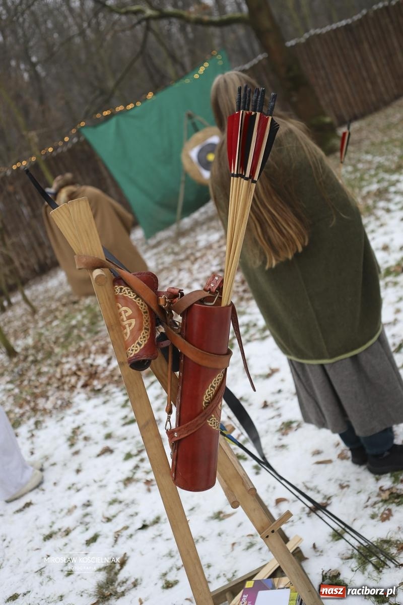 Zdjęcie w galerii na portalu naszraciborz.pl: Morsy i ognisko w Grodzie – wspólne spotkanie mieszkańców i wsparcie dla WOŚP [FOTO i WIDEO] wiadomości z regionu