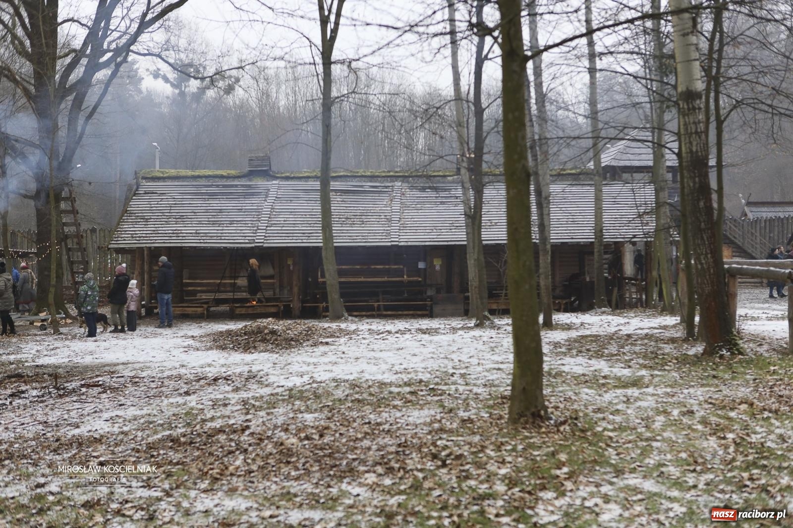 Zdjęcie w galerii na portalu naszraciborz.pl: Morsy i ognisko w Grodzie – wspólne spotkanie mieszkańców i wsparcie dla WOŚP [FOTO i WIDEO] wiadomości z regionu