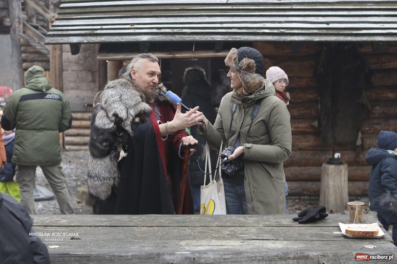 Zdjęcie w galerii na portalu naszraciborz.pl: Morsy i ognisko w Grodzie – wspólne spotkanie mieszkańców i wsparcie dla WOŚP [FOTO i WIDEO] wiadomości z regionu