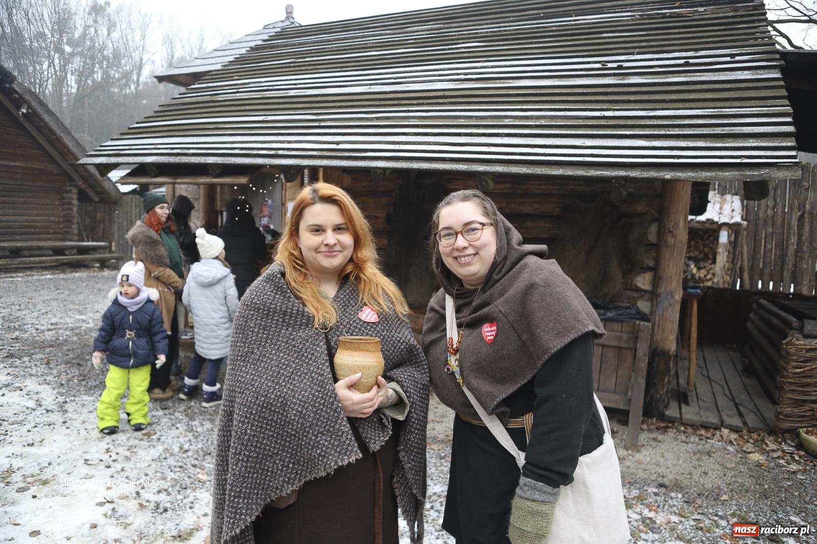 Zdjęcie w galerii na portalu naszraciborz.pl: Morsy i ognisko w Grodzie – wspólne spotkanie mieszkańców i wsparcie dla WOŚP [FOTO i WIDEO] wiadomości z regionu