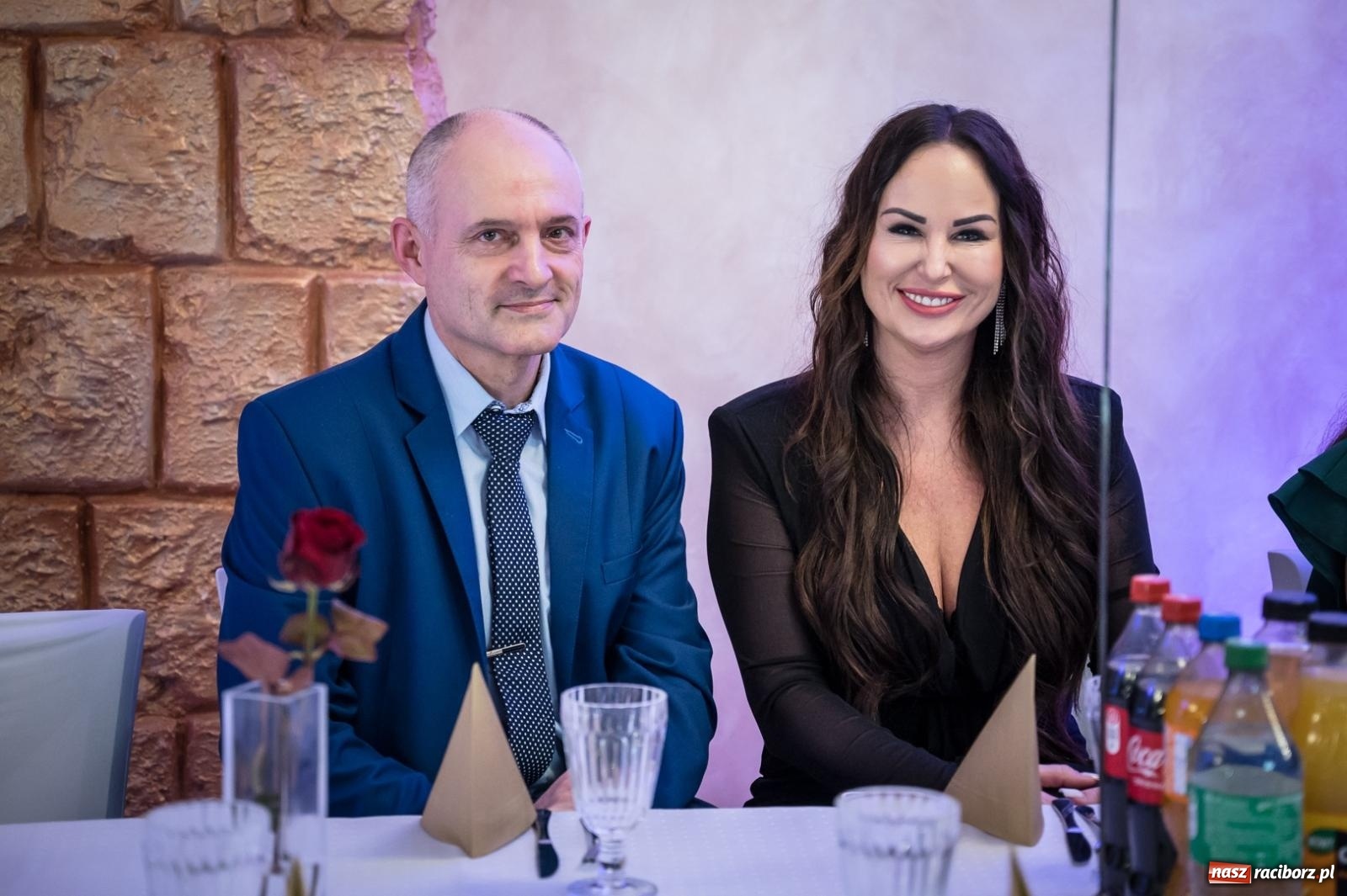 Zdjęcie w galerii na portalu naszraciborz.pl: Studniówka maturzystów CKZiU nr 1 w Raciborzu. Poloneza zatańczono w Acropolis [FOTO i WIDEO] wiadomości z regionu