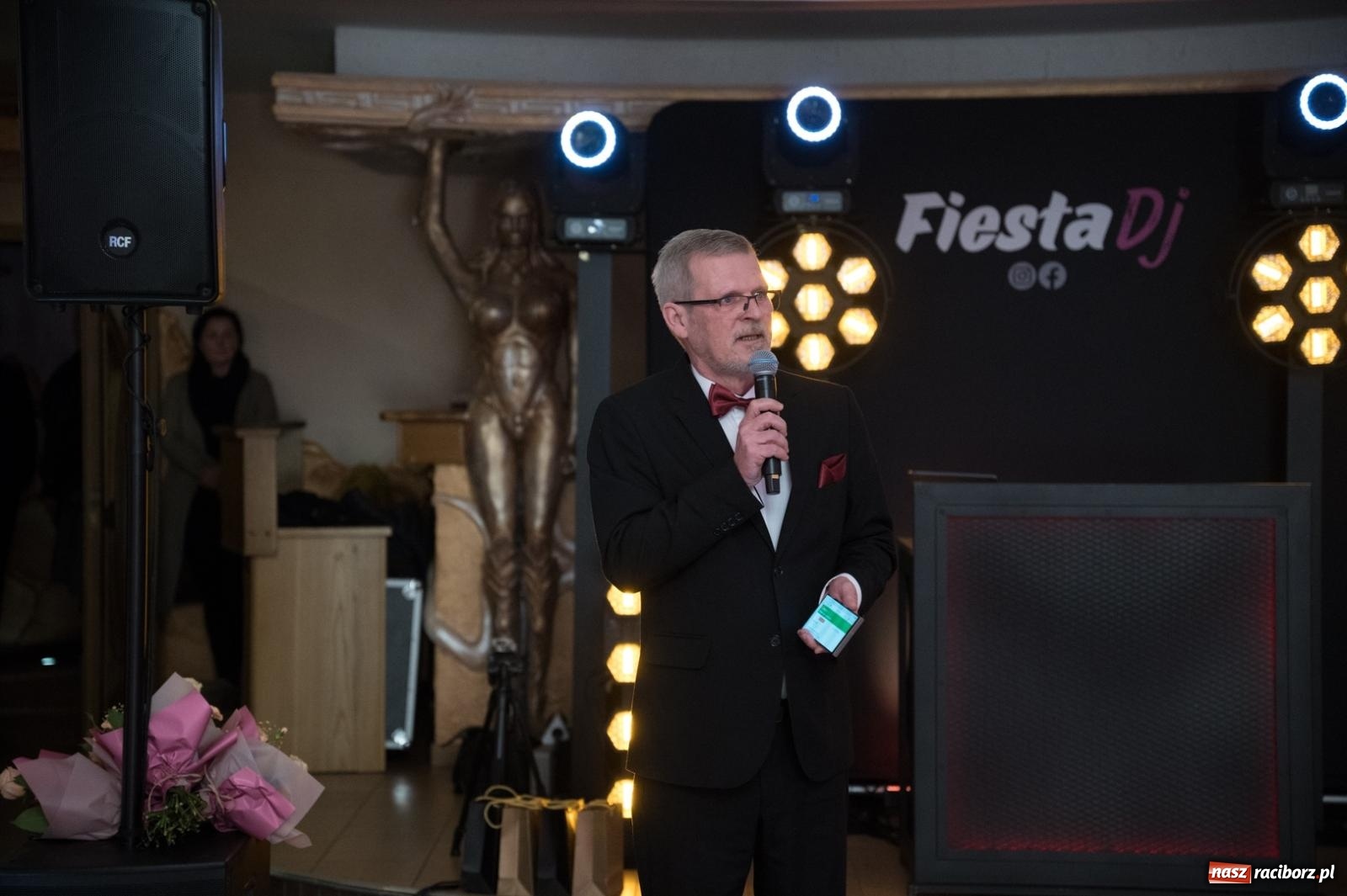 Zdjęcie w galerii na portalu naszraciborz.pl: Studniówka maturzystów CKZiU nr 1 w Raciborzu. Poloneza zatańczono w Acropolis [FOTO i WIDEO] wiadomości z regionu