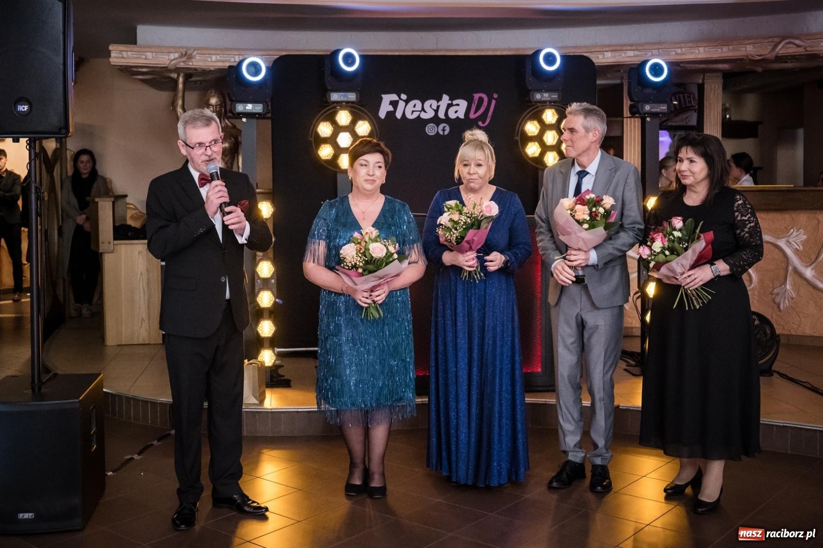 Zdjęcie w galerii na portalu naszraciborz.pl: Studniówka maturzystów CKZiU nr 1 w Raciborzu. Poloneza zatańczono w Acropolis [FOTO i WIDEO] wiadomości z regionu