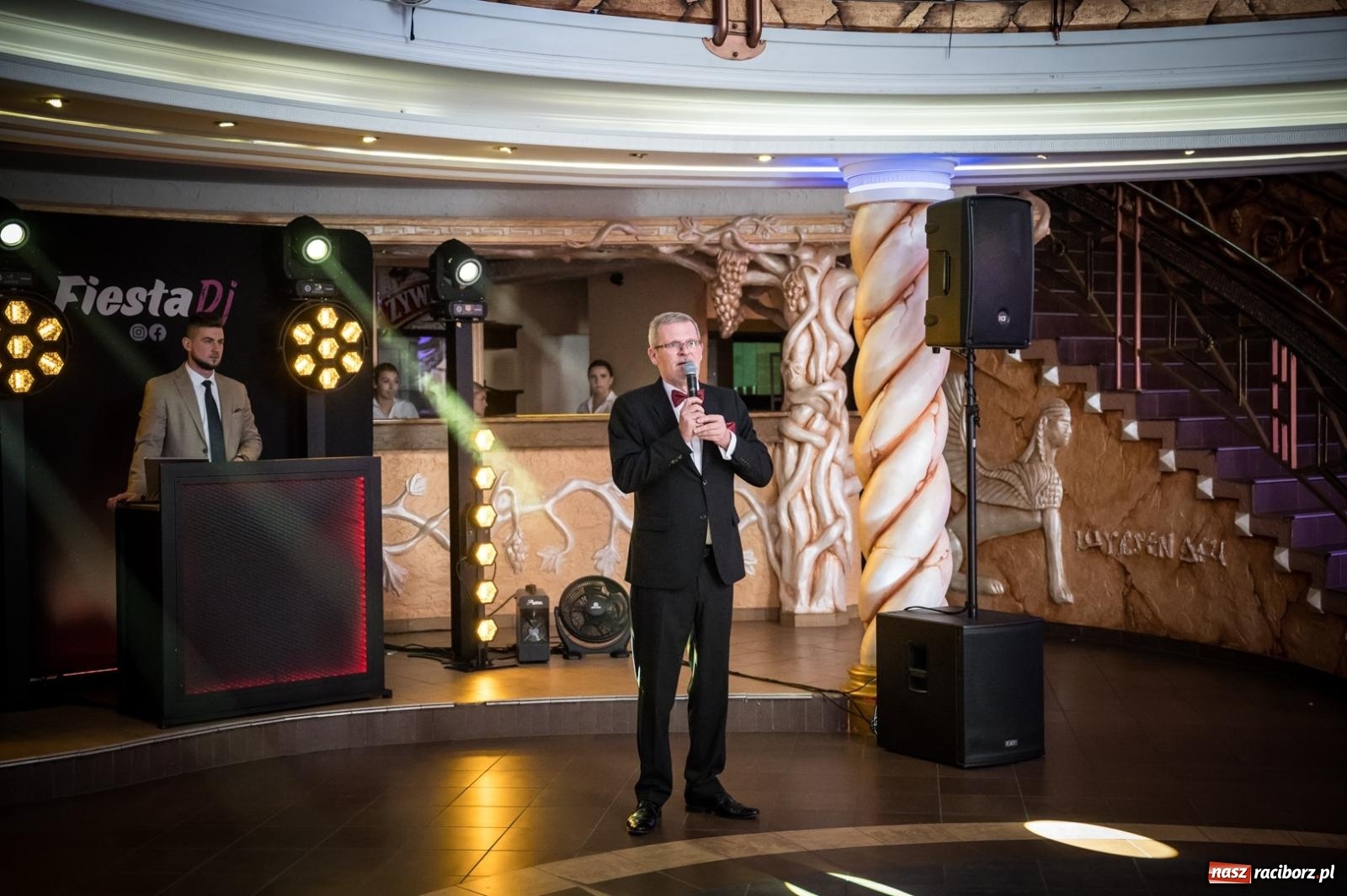 Zdjęcie w galerii na portalu naszraciborz.pl: Studniówka maturzystów CKZiU nr 1 w Raciborzu. Poloneza zatańczono w Acropolis [FOTO i WIDEO] wiadomości z regionu